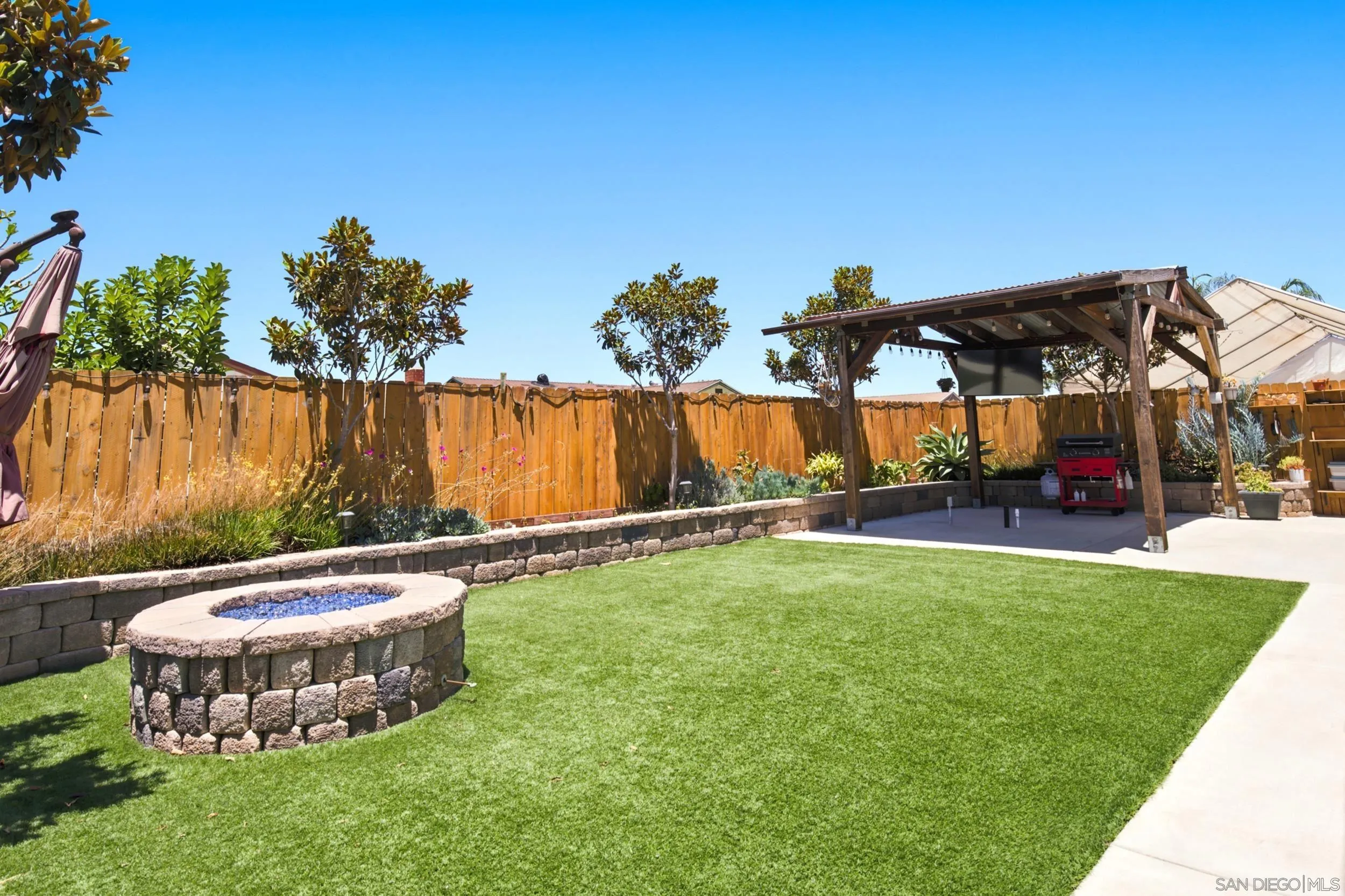 https://cdn.realtyfeed.com/cdn/127/260016465/9c996b8004d2f8228cb356c8294adc14.webp