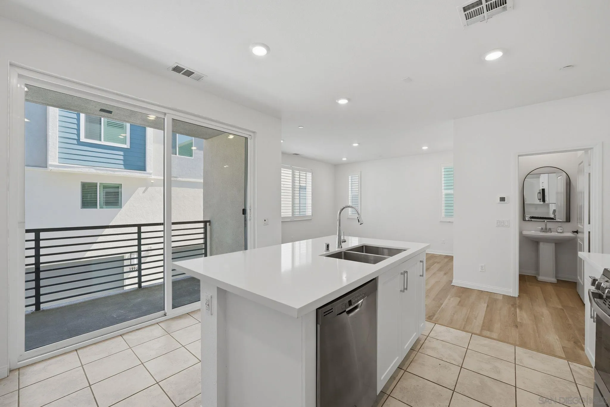 Photo #12: 260016467 Listing: Photo #12