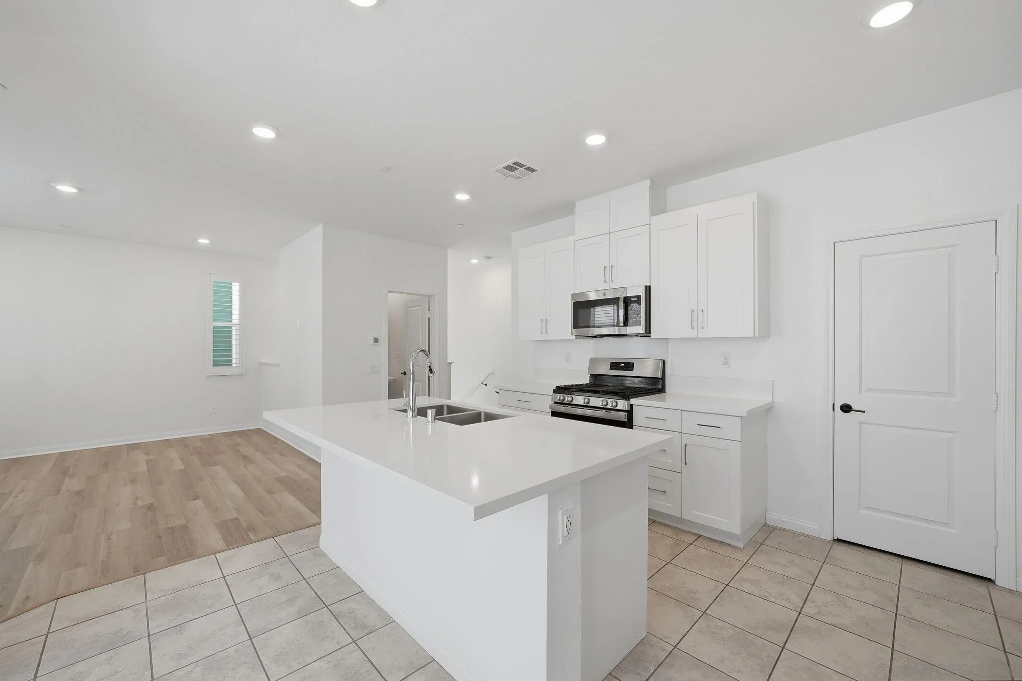 Photo #11: 260016467 Listing: Photo #11