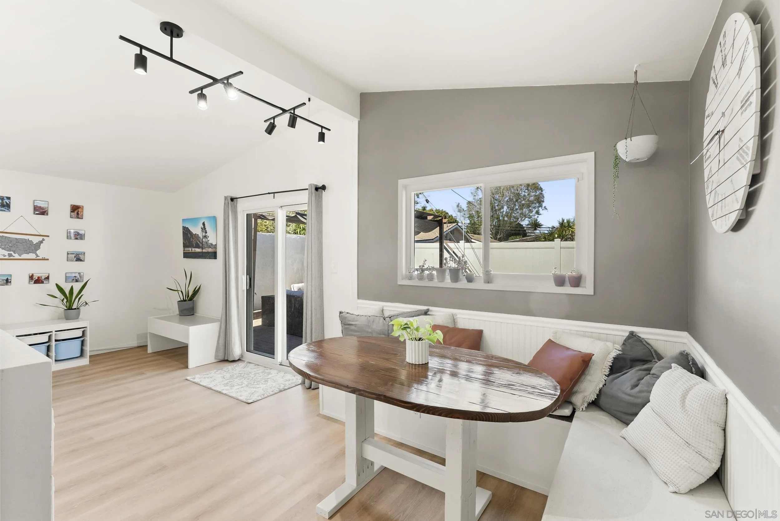 https://cdn.realtyfeed.com/cdn/127/260016469/28f6a1bb29913239fa06ae874e6854a9.webp