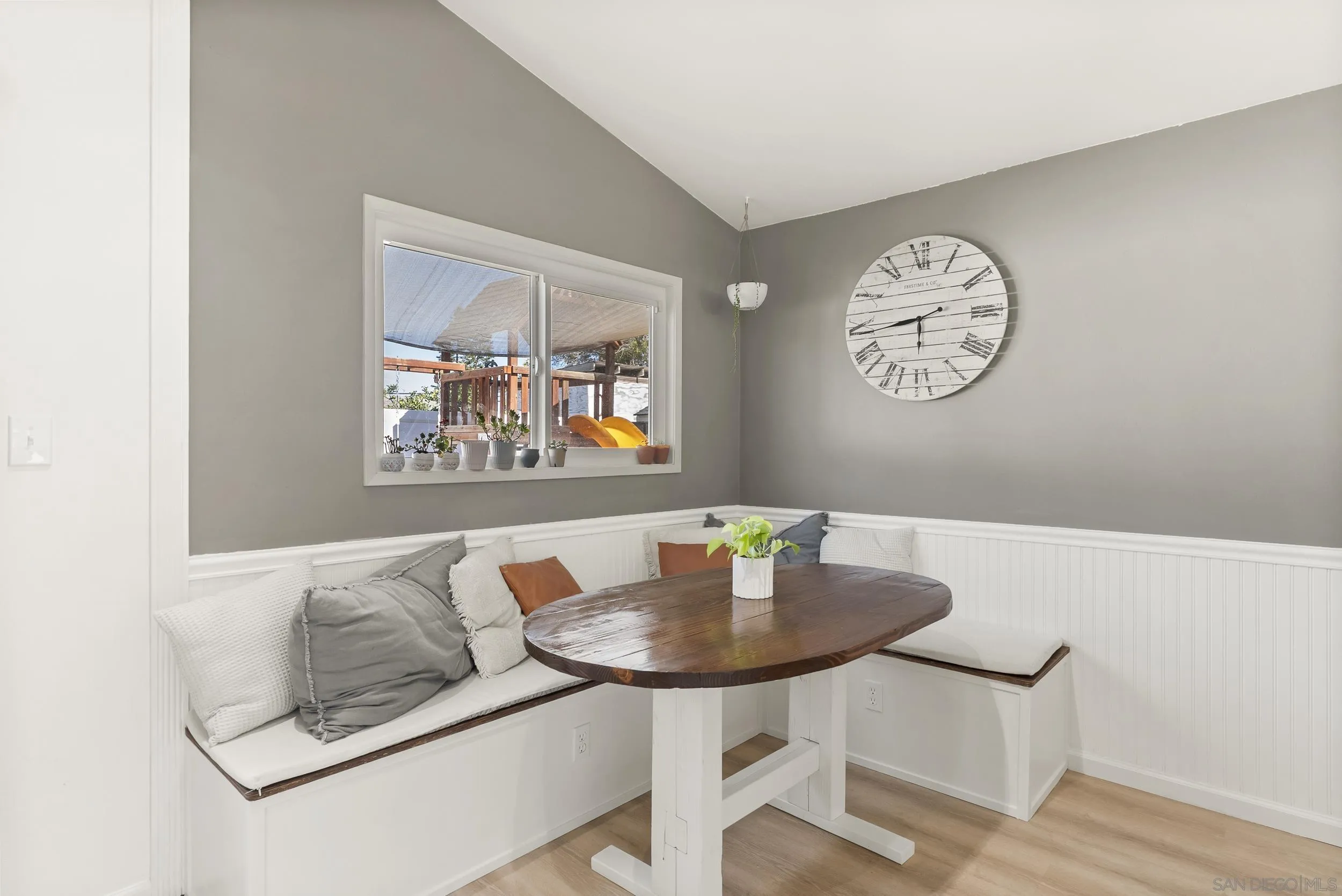 https://cdn.realtyfeed.com/cdn/127/260016469/36b120d784dd9d472c11e058faa2489b.webp