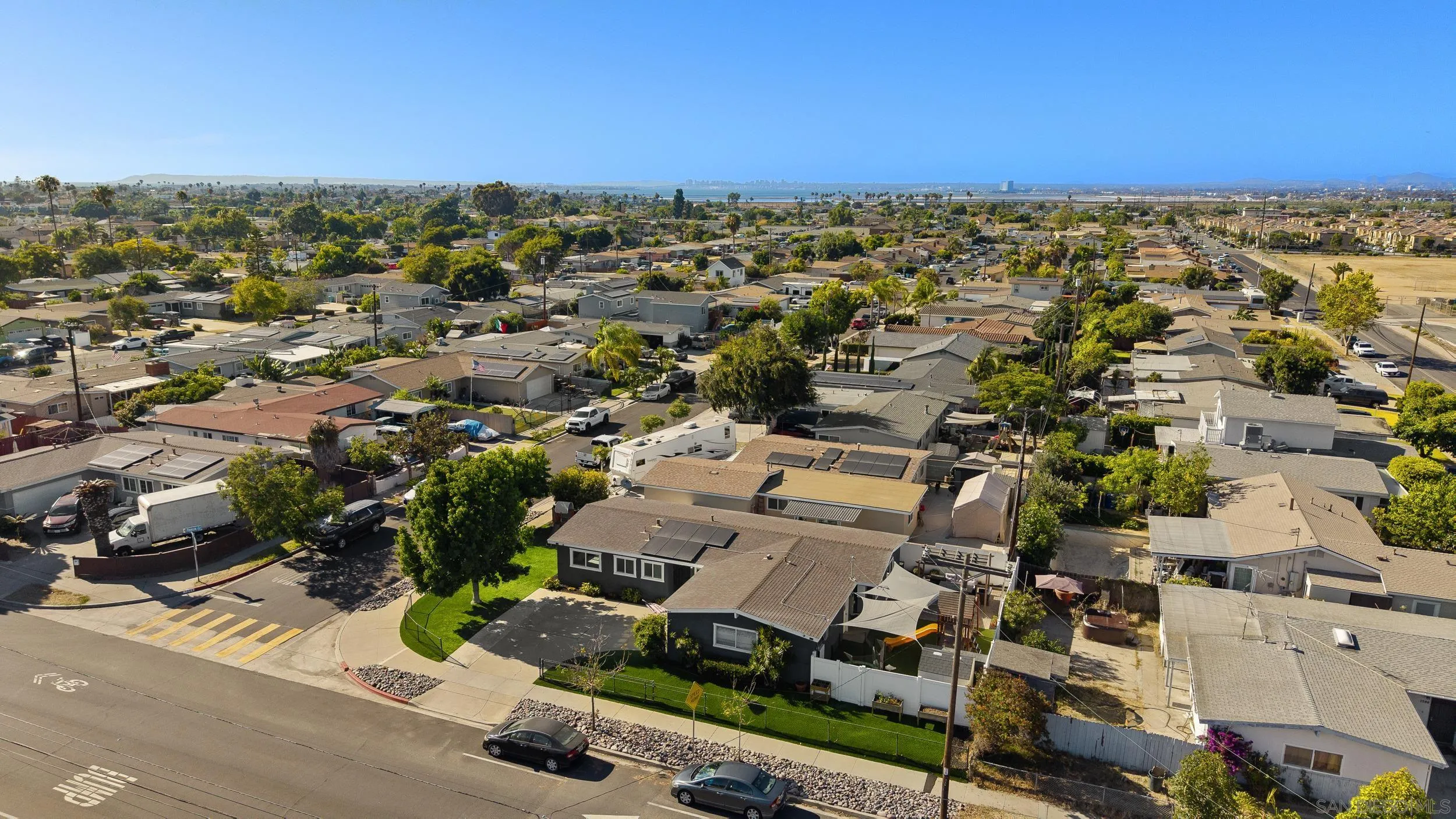 https://cdn.realtyfeed.com/cdn/127/260016469/42b695dbdbe8626b1a8daaa70c603412.webp