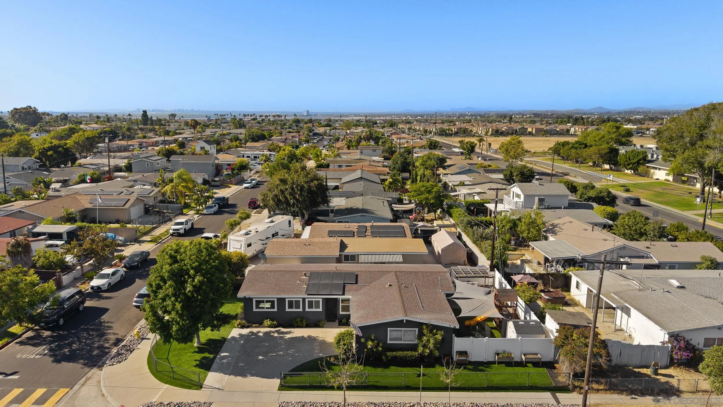 https://cdn.realtyfeed.com/cdn/127/260016469/6312cdf1398e624779bfdfd460cff53d.webp
