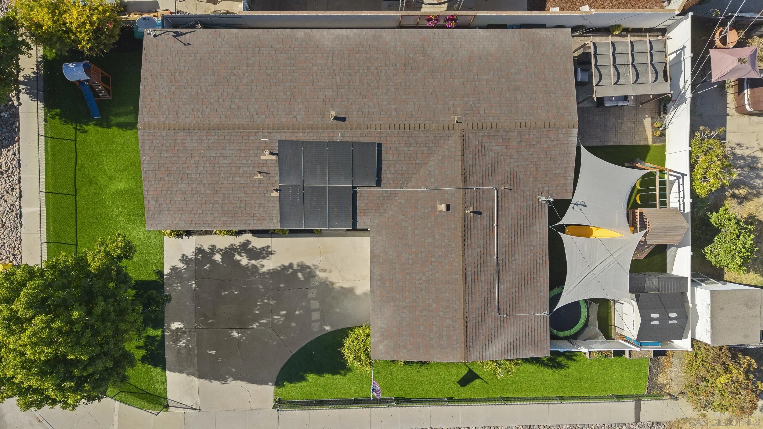 https://cdn.realtyfeed.com/cdn/127/260016469/72a0f1fcc7babe453db76ce838bfd834.webp