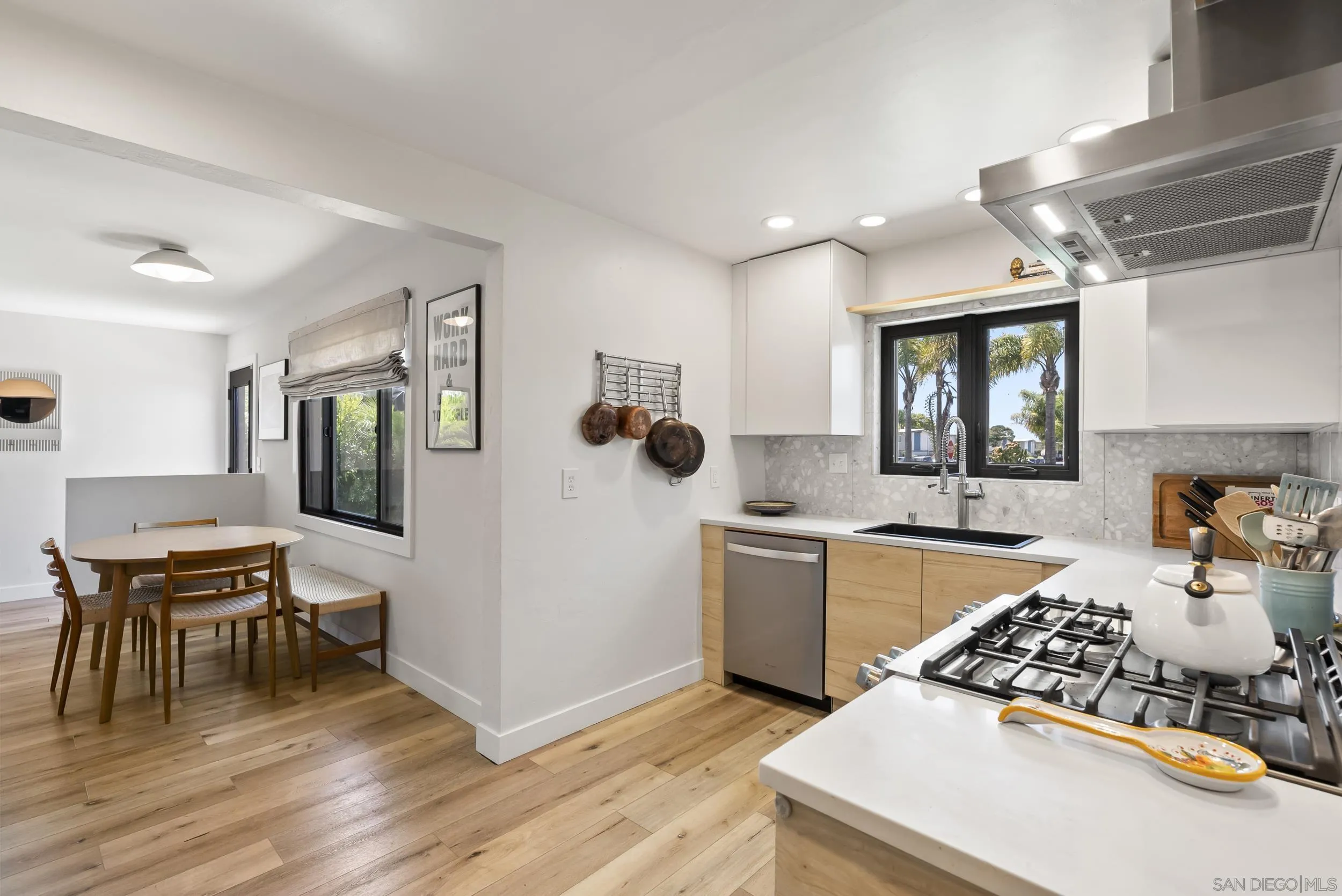 https://cdn.realtyfeed.com/cdn/127/260016470/644ca9d681846814263a9665639a0922.webp