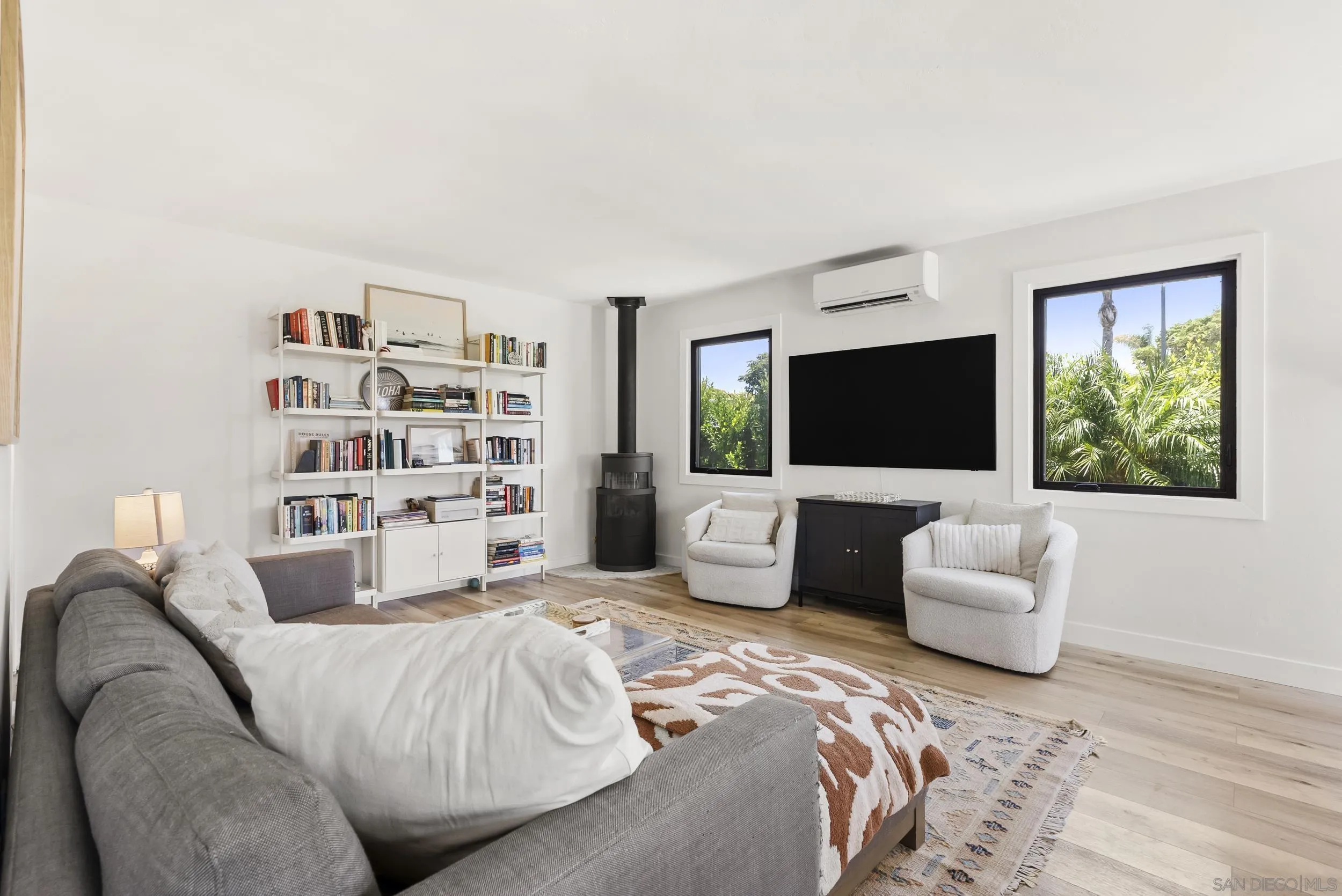 https://cdn.realtyfeed.com/cdn/127/260016470/accb03ba2c32262ed586c520a0847a69.webp