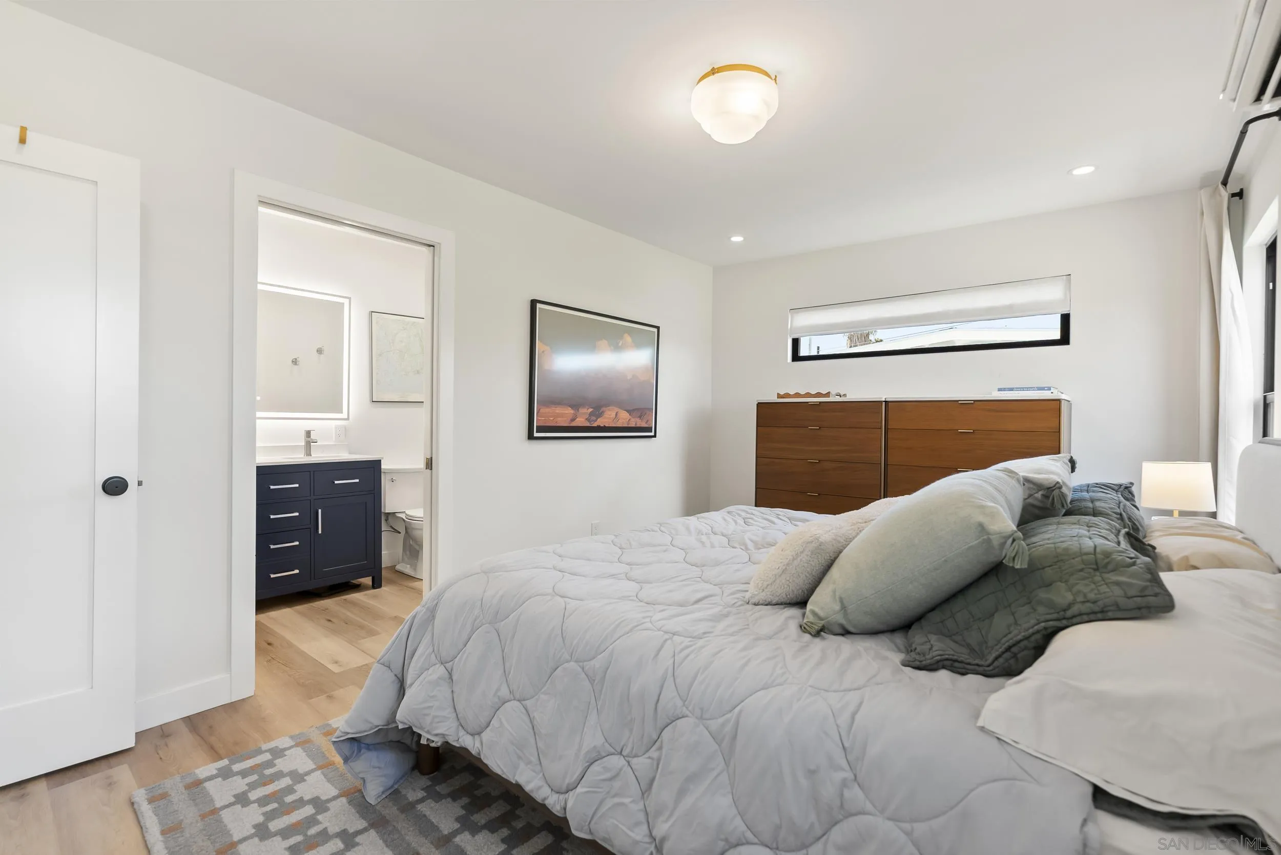 https://cdn.realtyfeed.com/cdn/127/260016470/cbf64bfda75cca6ac87f9ee00157dc0f.webp