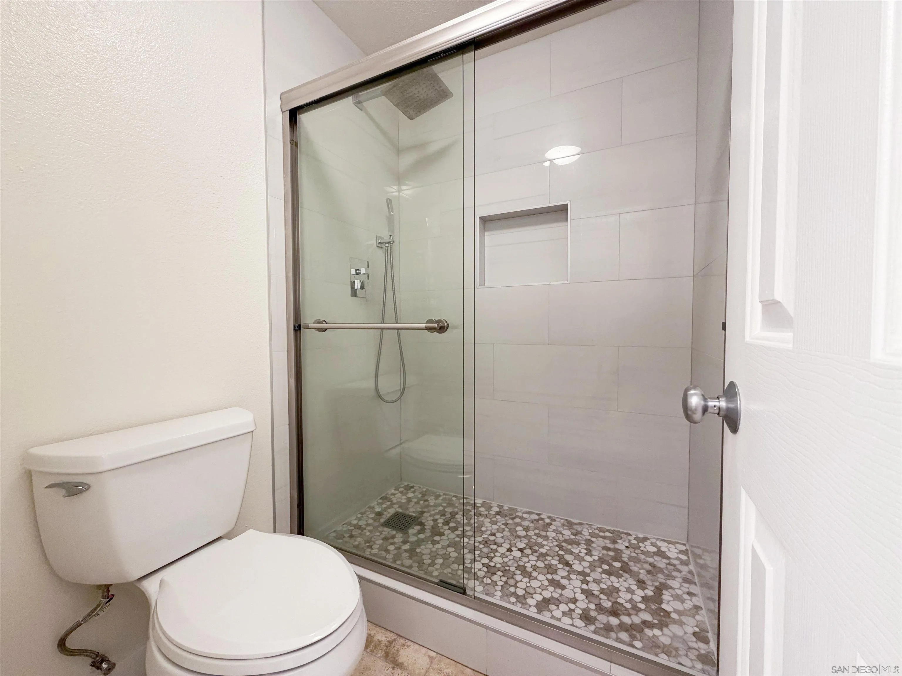 Photo #12: 260016476 Listing: Photo #12