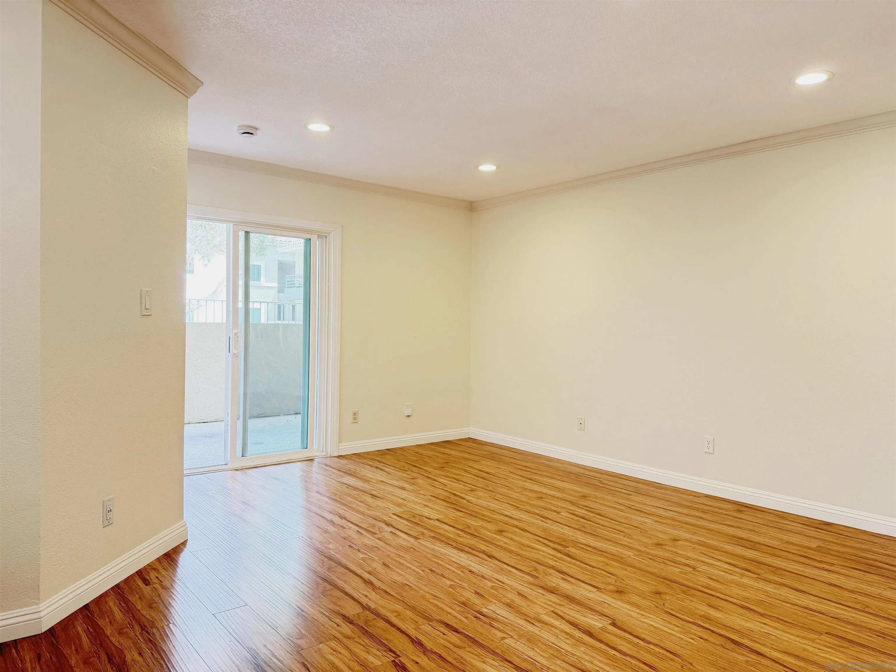 Photo #6: 260016476 Listing: Photo #6