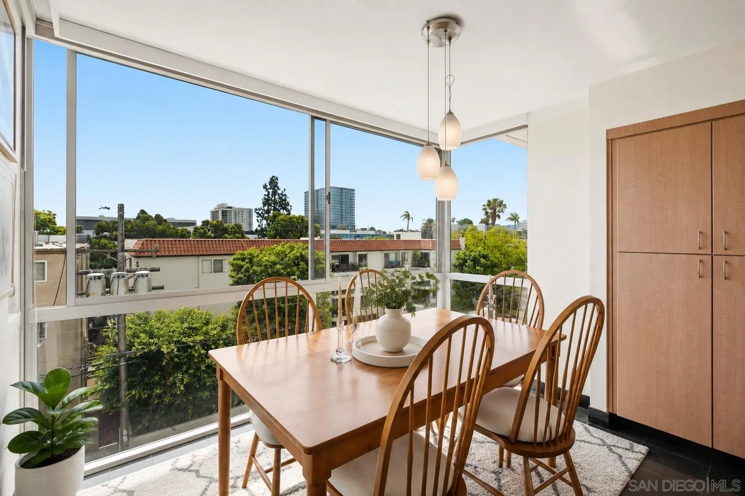 https://cdn.realtyfeed.com/cdn/127/260016484/ee6d730d0a1d2833f46fe2553ec85f8c.webp