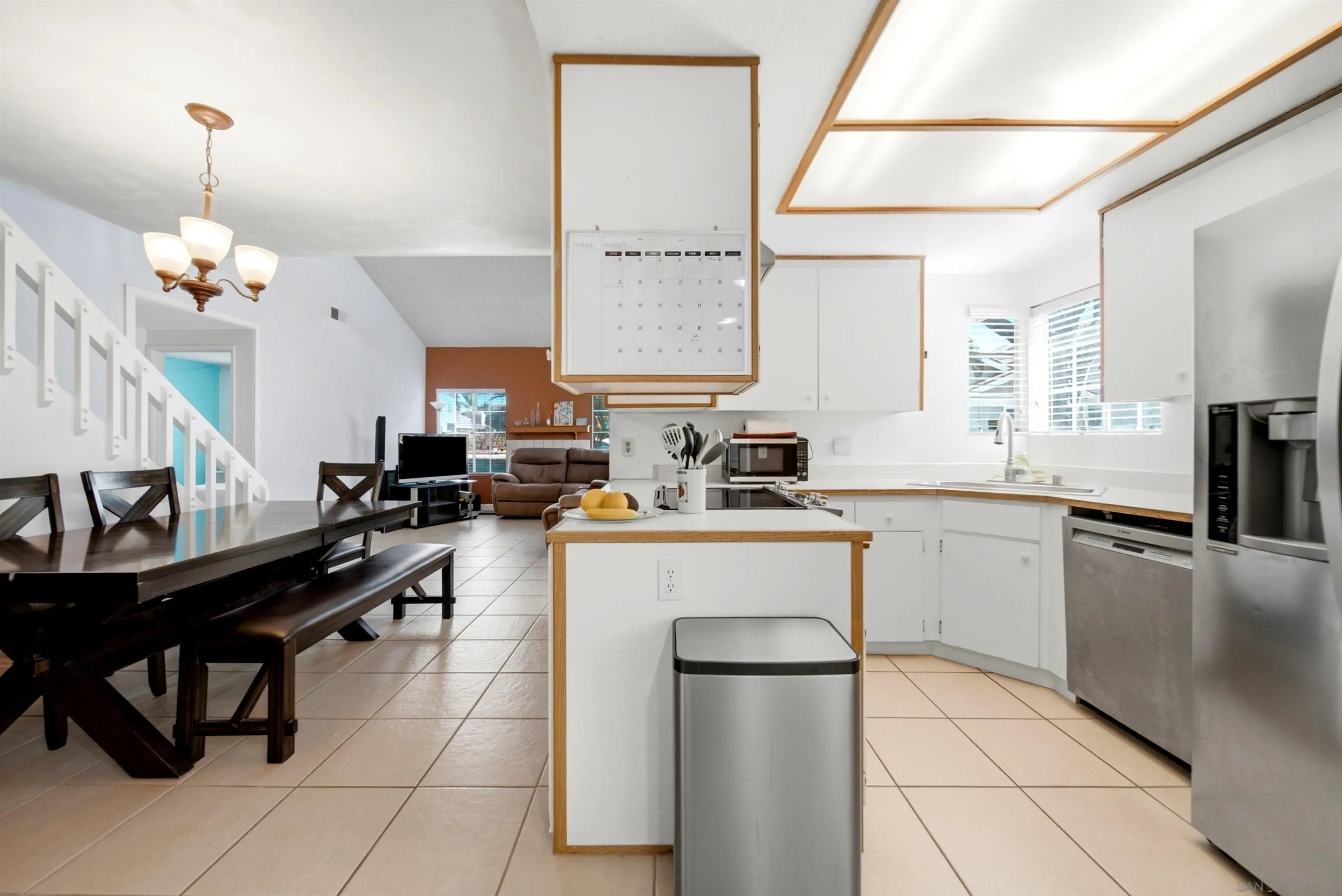 https://cdn.realtyfeed.com/cdn/127/260016490/65cc3fc211a8af2113b494bf85c20d24.webp