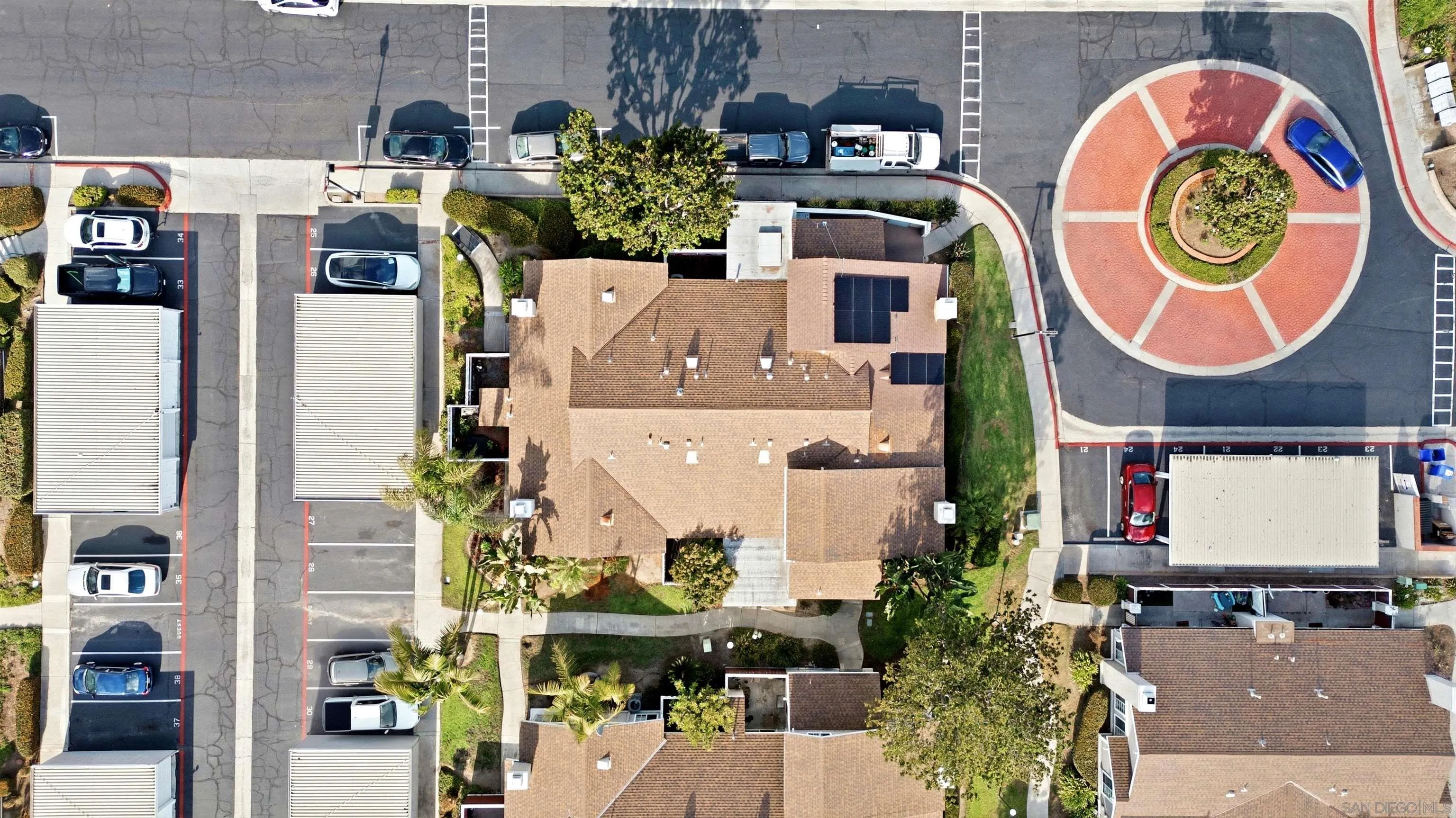 https://cdn.realtyfeed.com/cdn/127/260016490/caf2f932386e18a7eb5e0f511b066934.webp