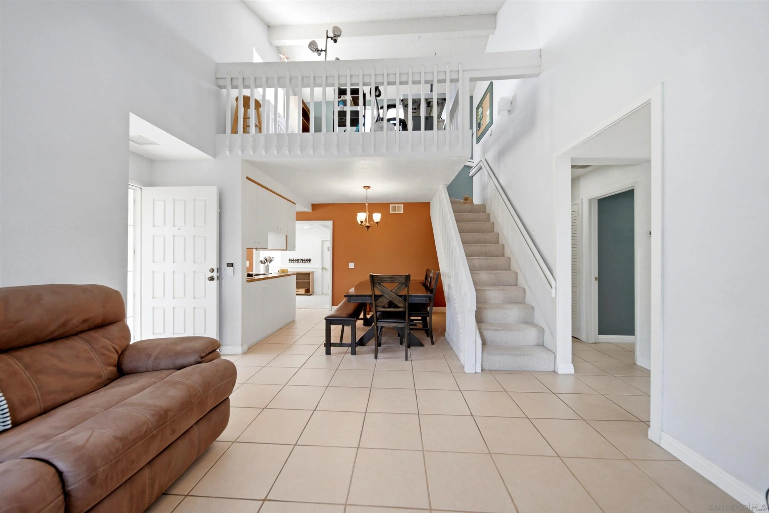https://cdn.realtyfeed.com/cdn/127/260016490/eefd87a40abc09f40bb4cd47927ad630.webp