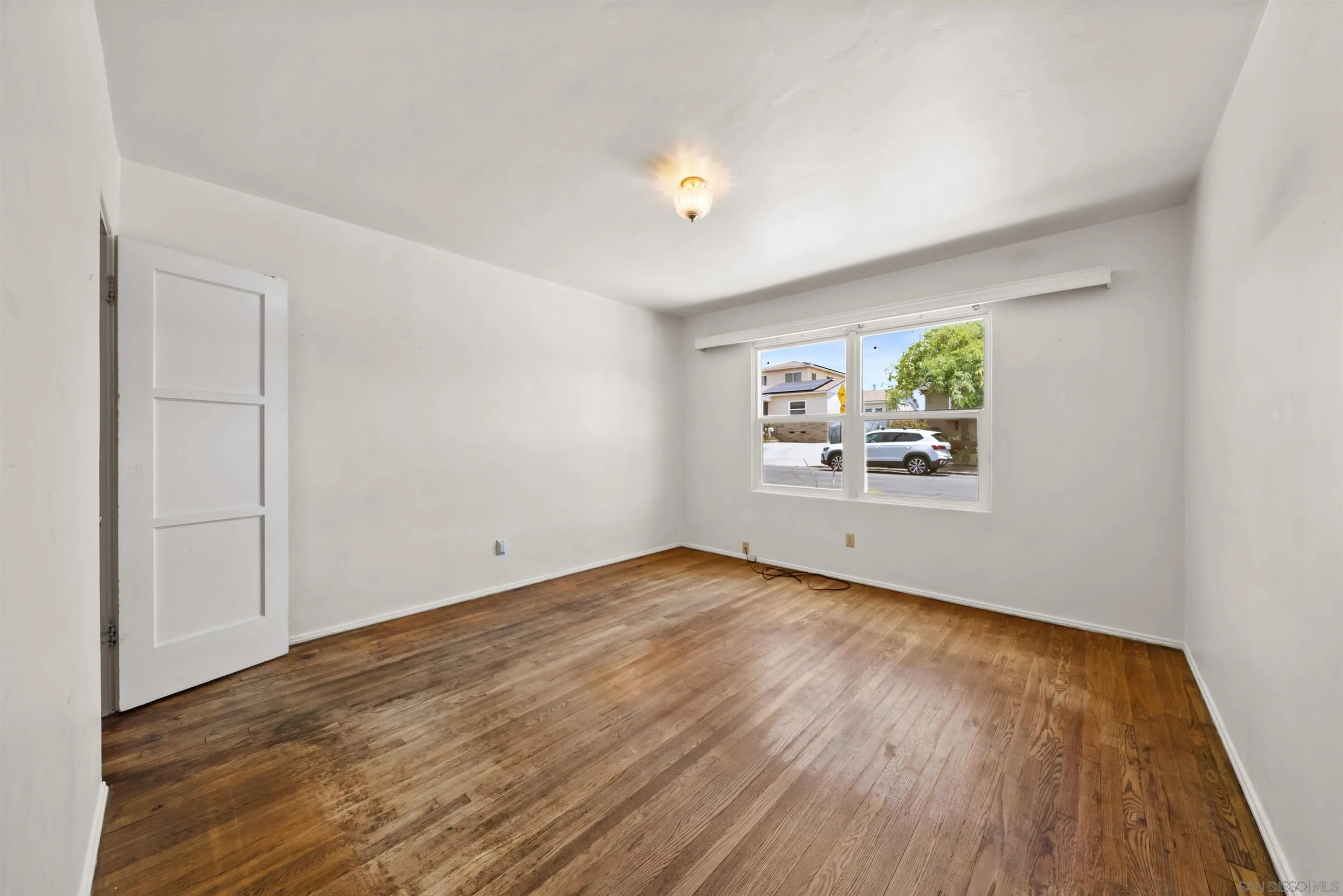 https://cdn.realtyfeed.com/cdn/127/260016492/474344975bc8774a2cbd2617aa3e5433.webp