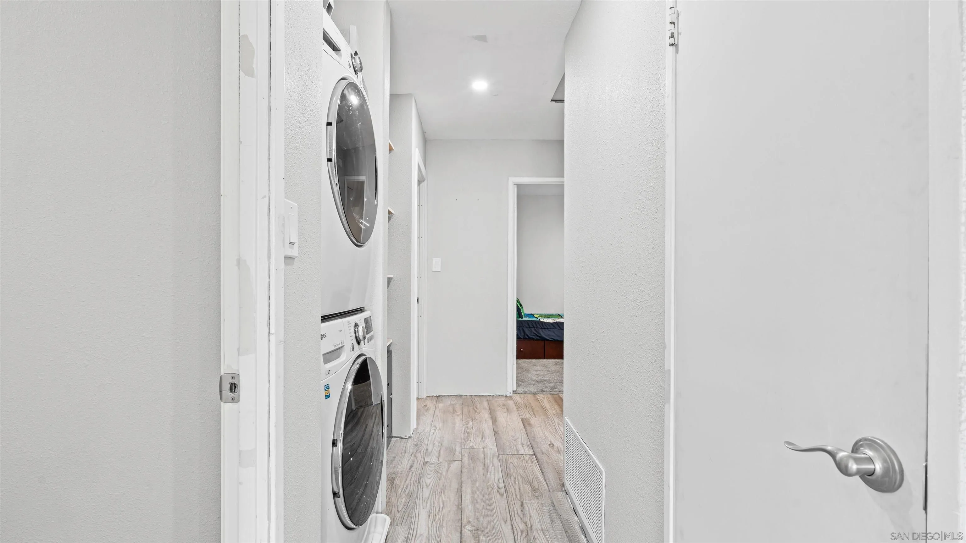 https://cdn.realtyfeed.com/cdn/127/260016496/b0c7e877ddb44aac6229bee94bdc7013.webp