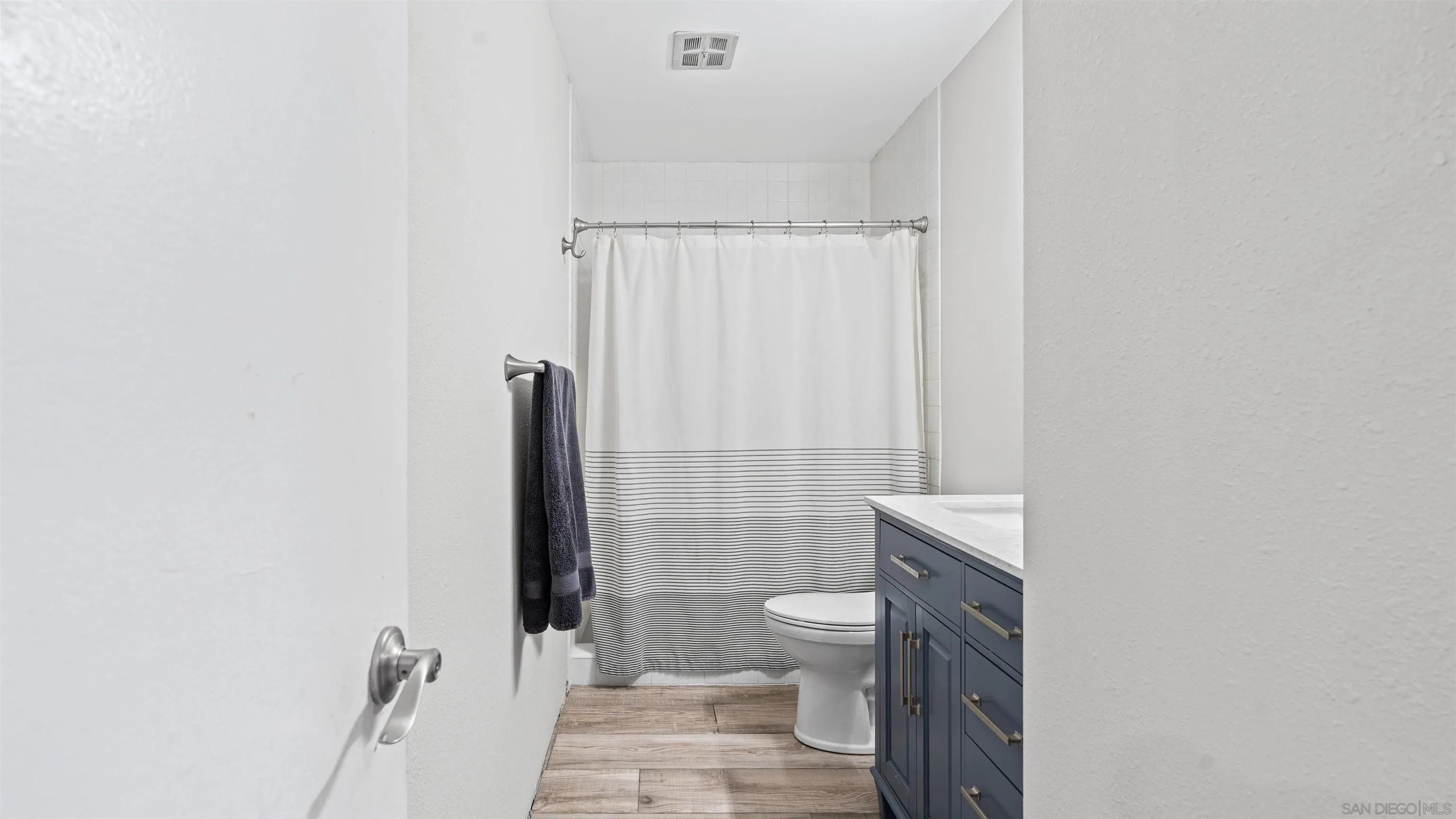 https://cdn.realtyfeed.com/cdn/127/260016496/d06acd9bf5be46bd44419d791ad2e735.webp