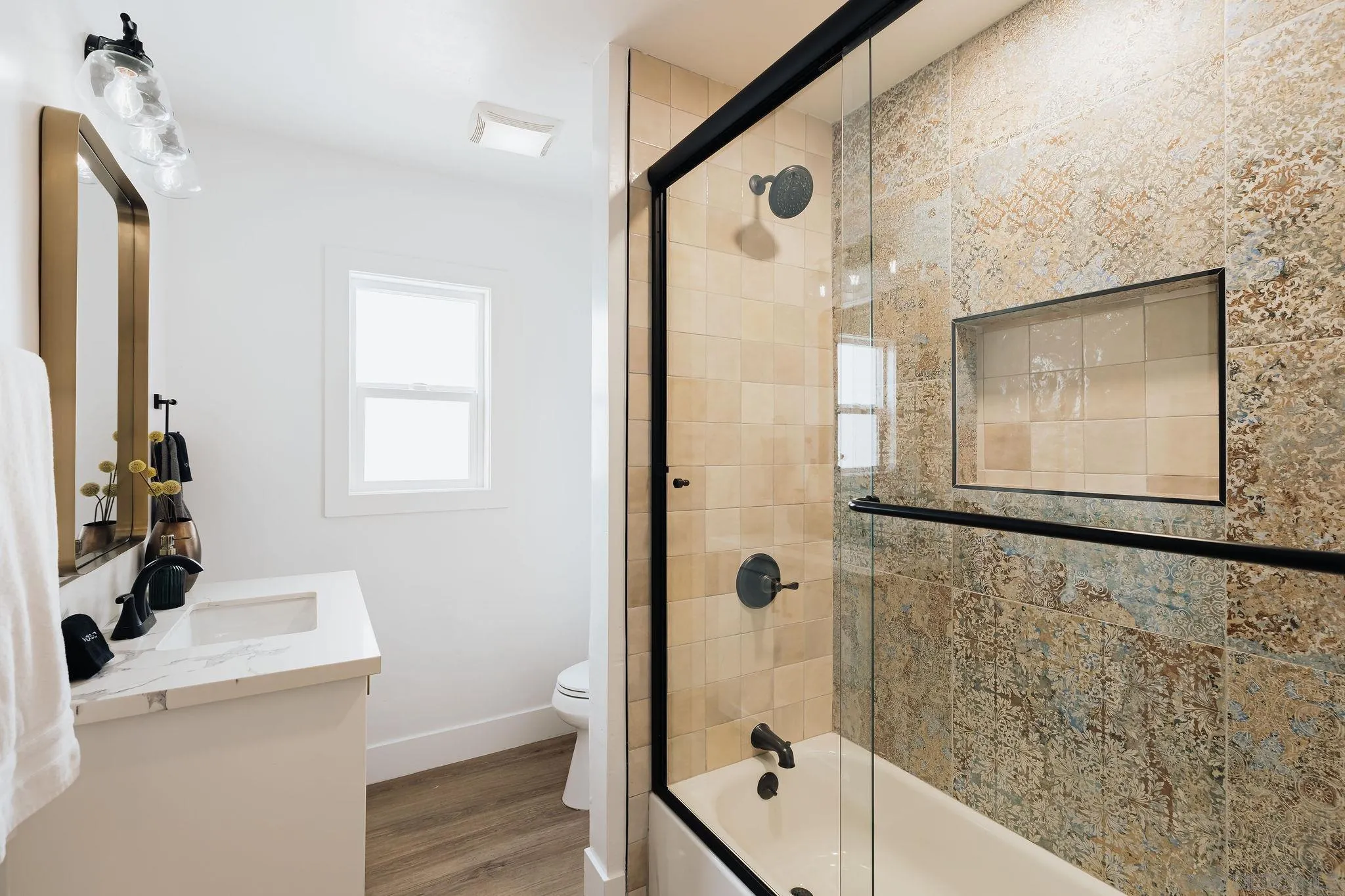 https://cdn.realtyfeed.com/cdn/127/260016498/6789ea7de35062e39f0a16c0de2500e0.webp