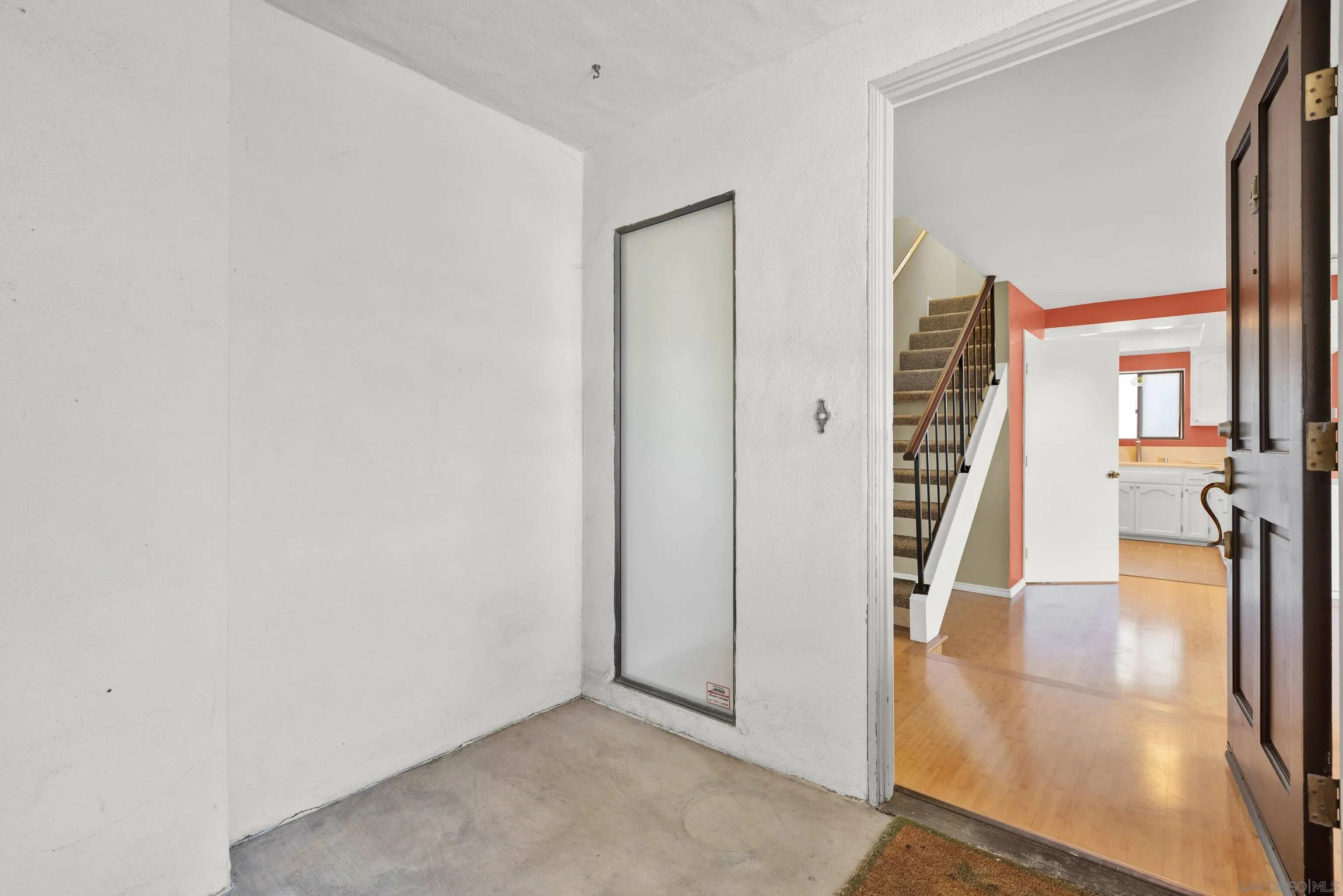 Photo #4: 260016501 Listing: Photo #4