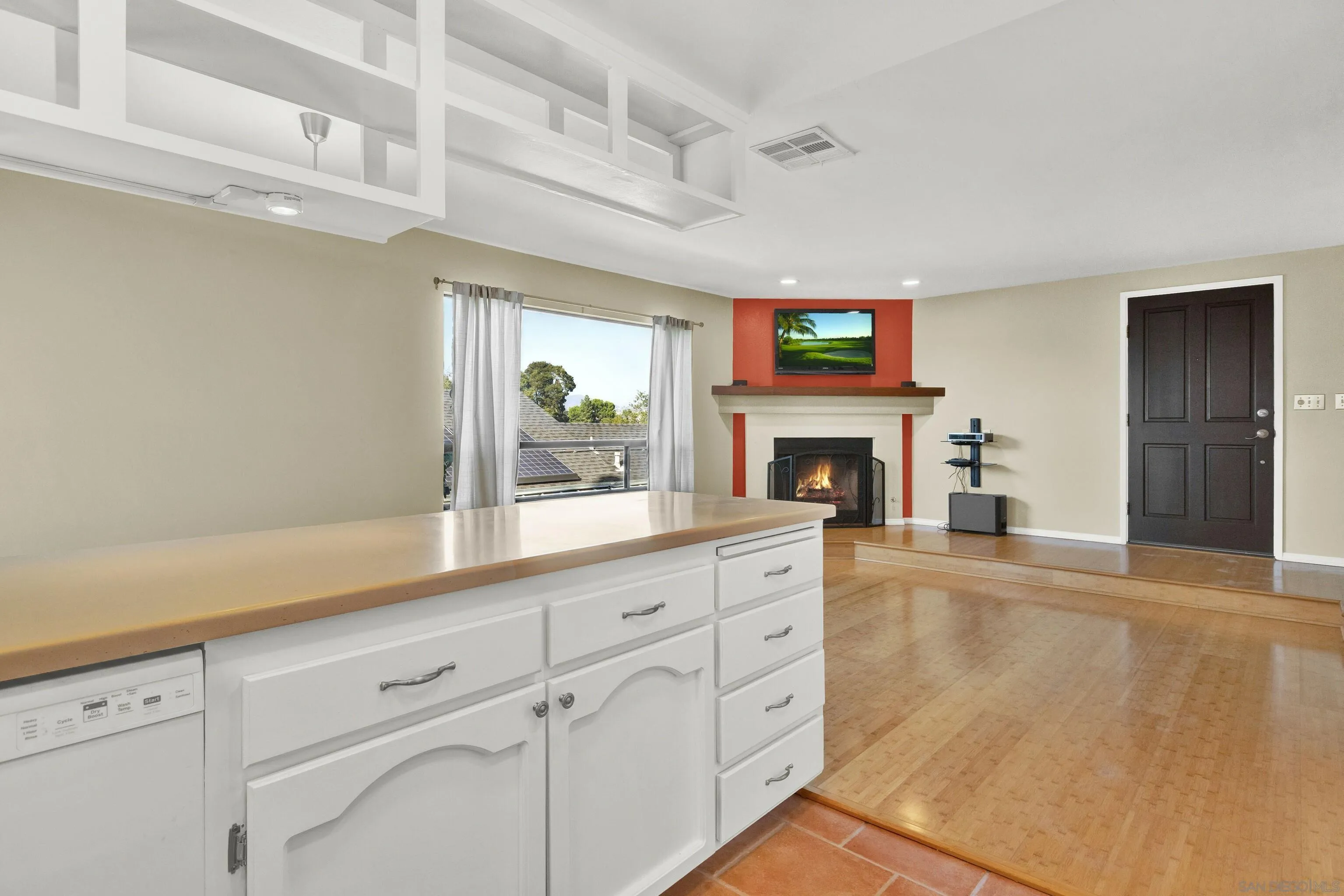 Photo #8: 260016501 Listing: Photo #8