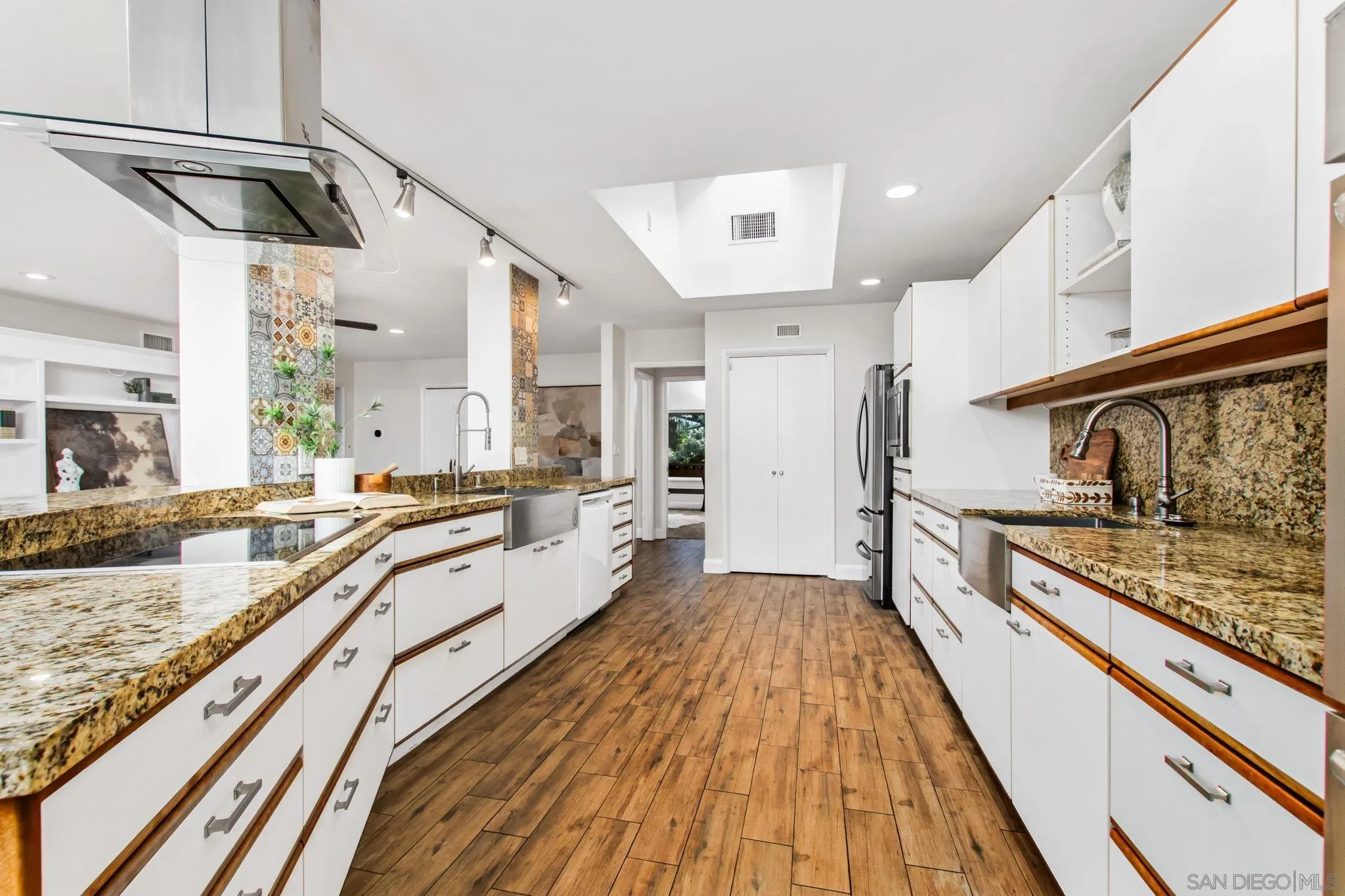 https://cdn.realtyfeed.com/cdn/127/260016507/2f6b16cc4695500695ea720e1d75477e.webp