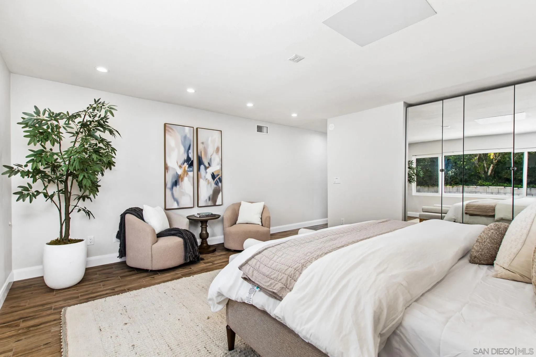 https://cdn.realtyfeed.com/cdn/127/260016507/84882d5a345ed09b3821835712b328b7.webp