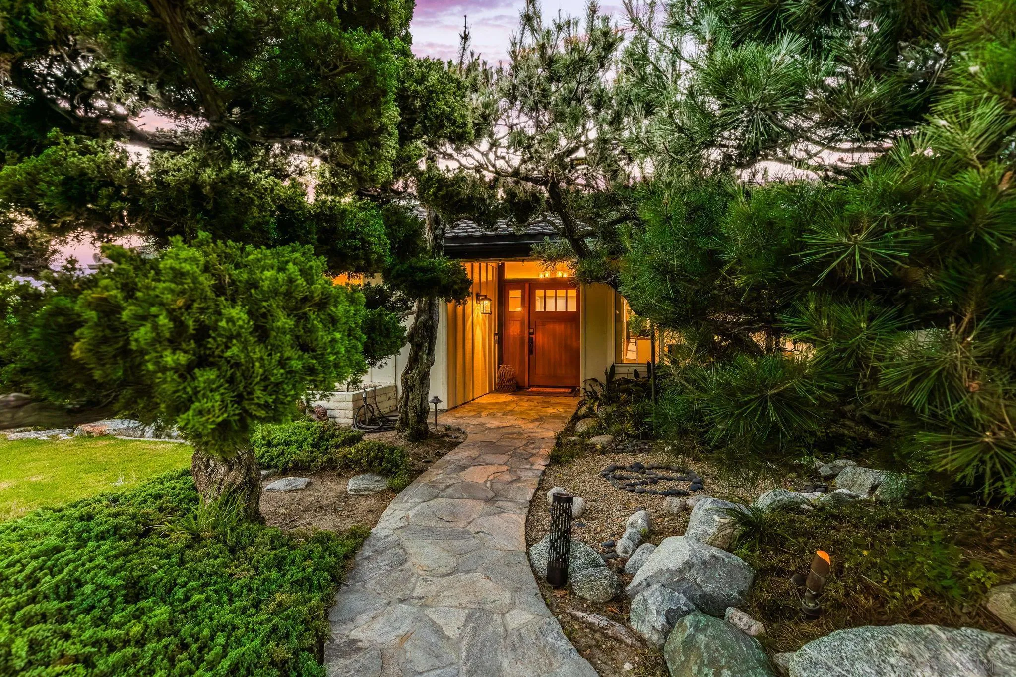 https://cdn.realtyfeed.com/cdn/127/260016507/9aa5599b8a22de44e8a247d160704359.webp