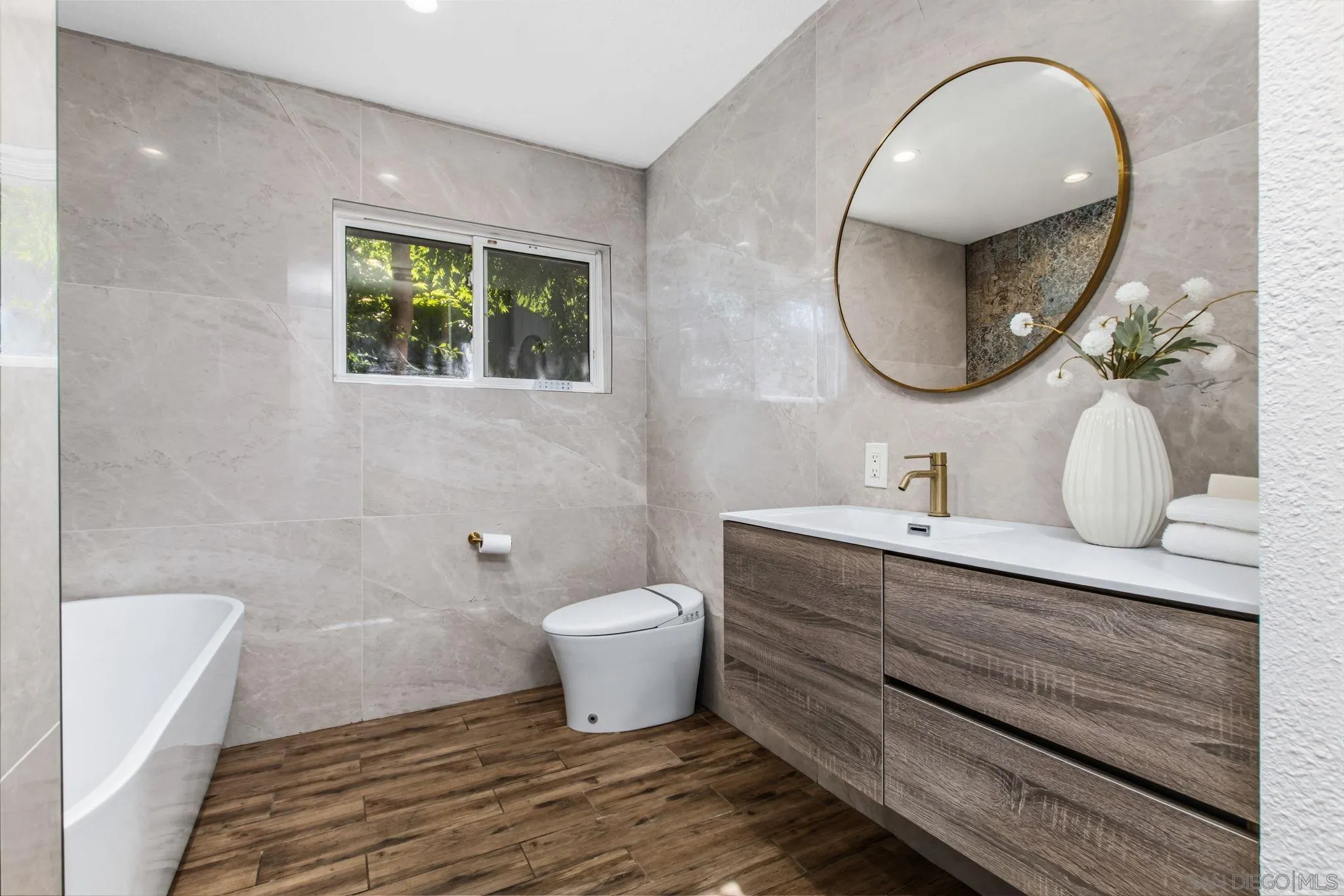 https://cdn.realtyfeed.com/cdn/127/260016507/a1d6f5210220b31f86df920636e59d22.webp