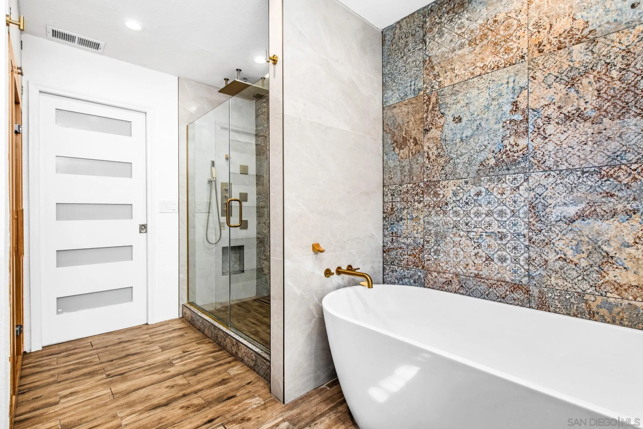 https://cdn.realtyfeed.com/cdn/127/260016507/e2386eeb072927e4129a78d9e12ceeeb.webp