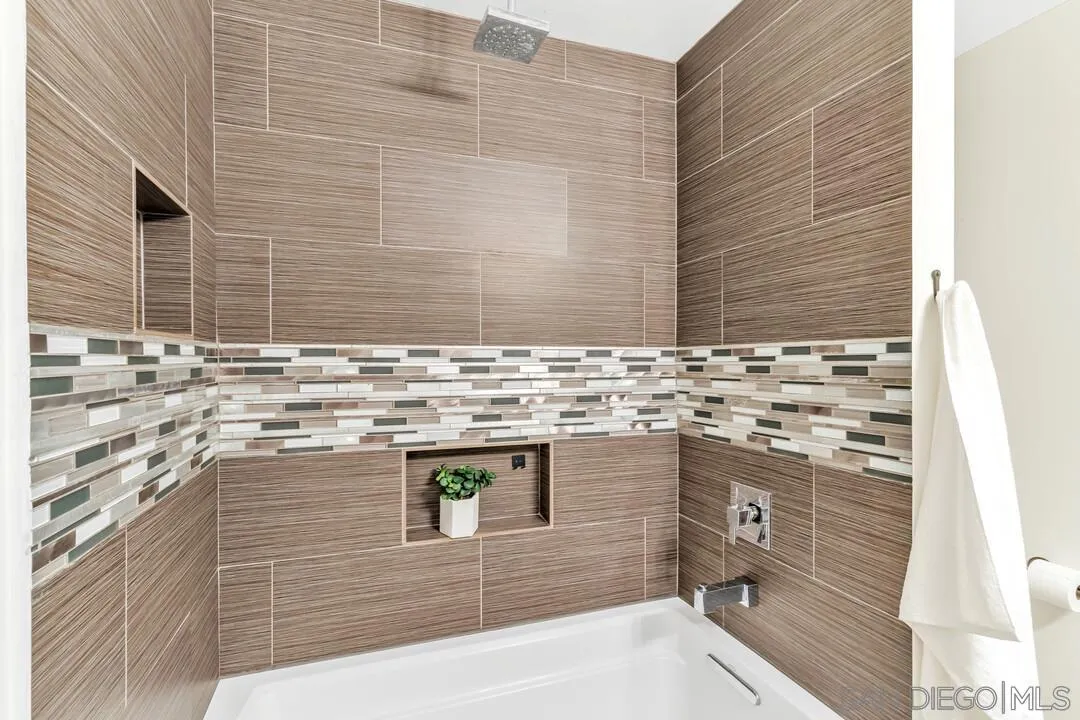 https://cdn.realtyfeed.com/cdn/127/260016513/59b48534faa3d7f98ff087c07807af16.webp