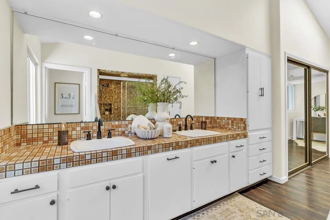 https://cdn.realtyfeed.com/cdn/127/260016513/aedb8398ca1ff7e9e11fb2fdd70110c5.webp