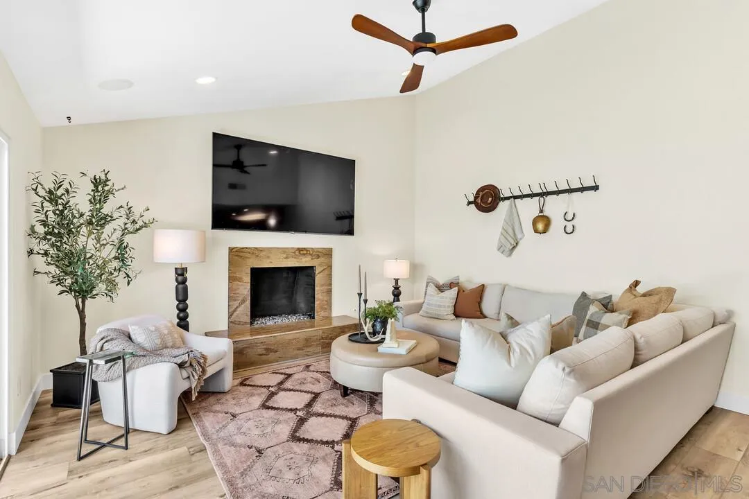 https://cdn.realtyfeed.com/cdn/127/260016513/ea5f5835f852461e24a43394909680a1.webp