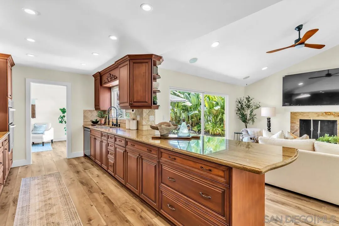 https://cdn.realtyfeed.com/cdn/127/260016513/fea79147534f450a03d6682031691982.webp