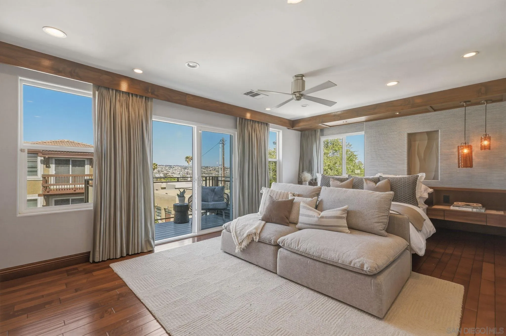 https://cdn.realtyfeed.com/cdn/127/260016527/15933227f2e9ef42f88751b96f2aa6ec.webp