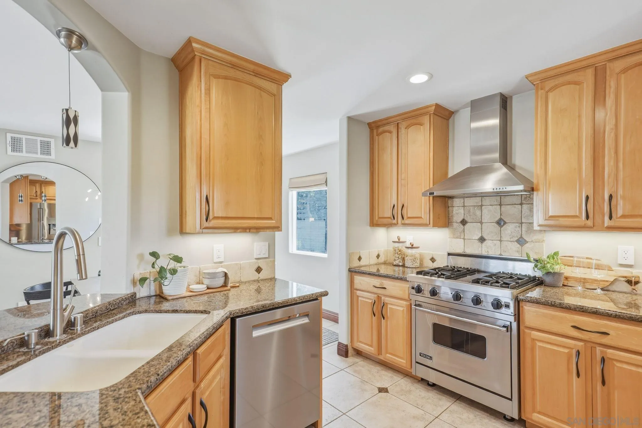 https://cdn.realtyfeed.com/cdn/127/260016527/4353b55985fb64ffb5e06a2c19f3525f.webp