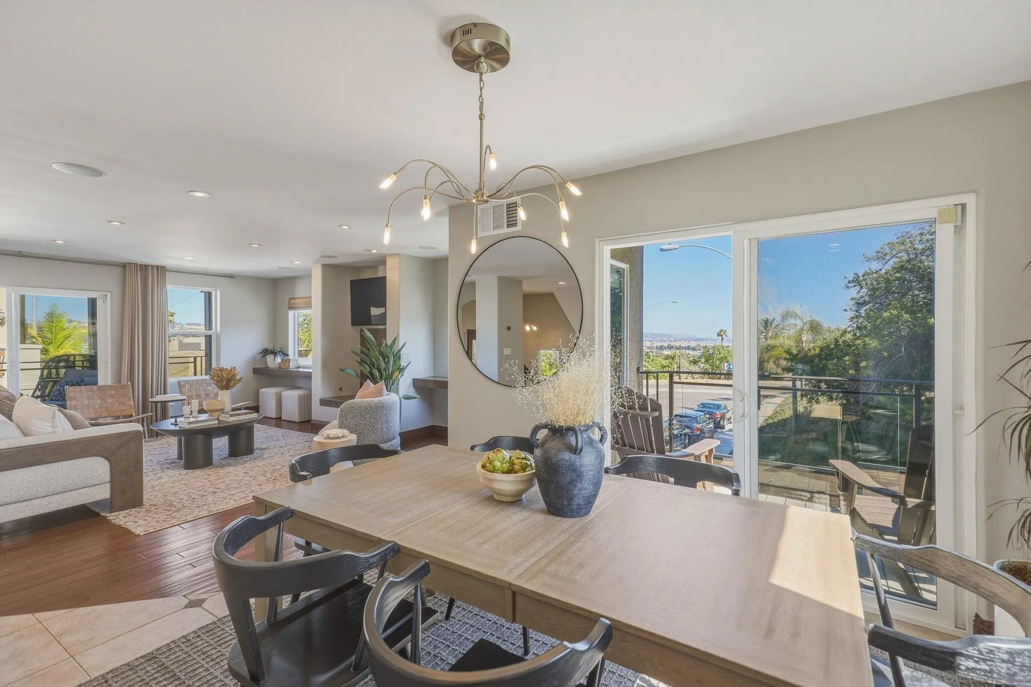 https://cdn.realtyfeed.com/cdn/127/260016527/5b6f722bd688d5e6516b131a361761db.webp