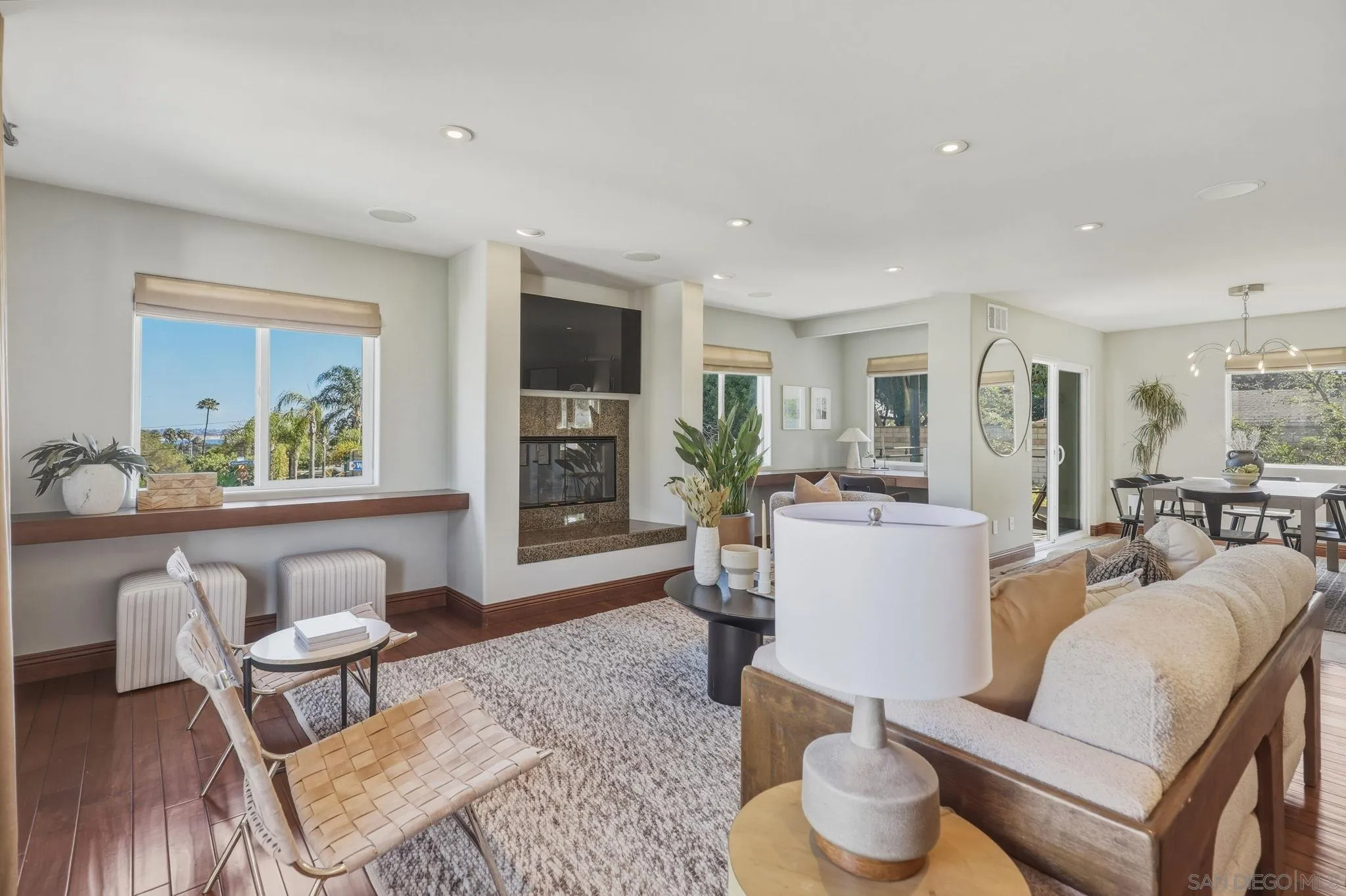 https://cdn.realtyfeed.com/cdn/127/260016527/729265f66aff5689bce4ba5610beb561.webp