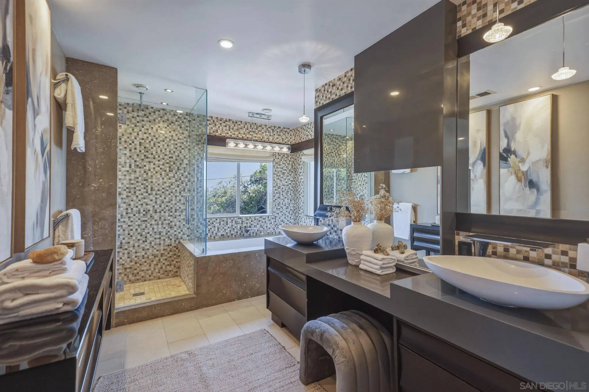 https://cdn.realtyfeed.com/cdn/127/260016527/ea51d9544a78d599e4b5580acf2e0950.webp