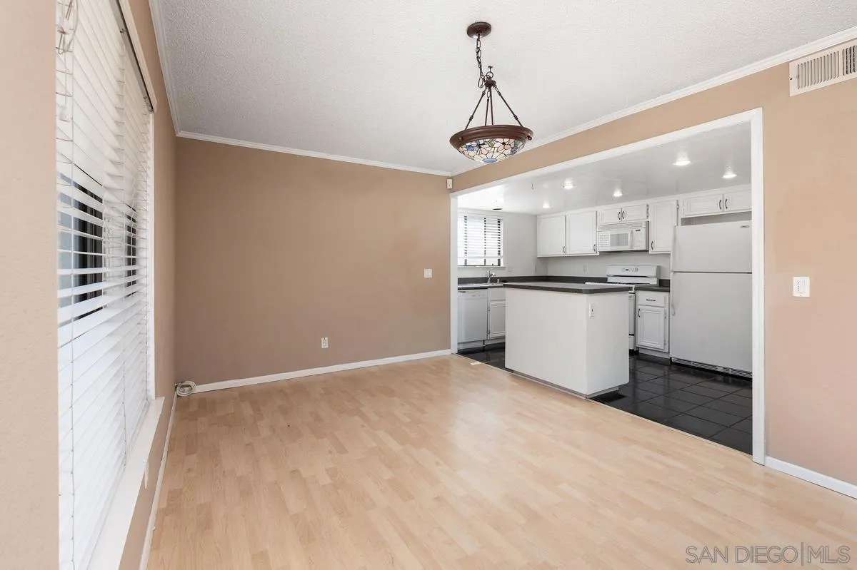 Photo #10: 260016530 Listing: Photo #10