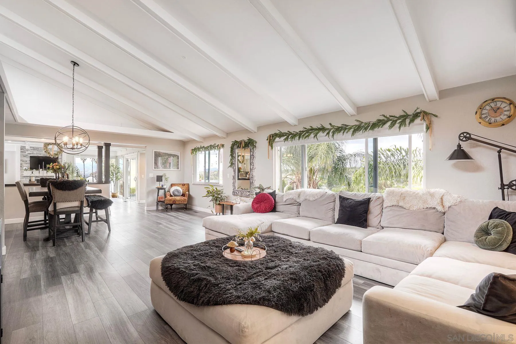 https://cdn.realtyfeed.com/cdn/127/260016532/3de148b4329427dff9e3f7640dea46f0.webp