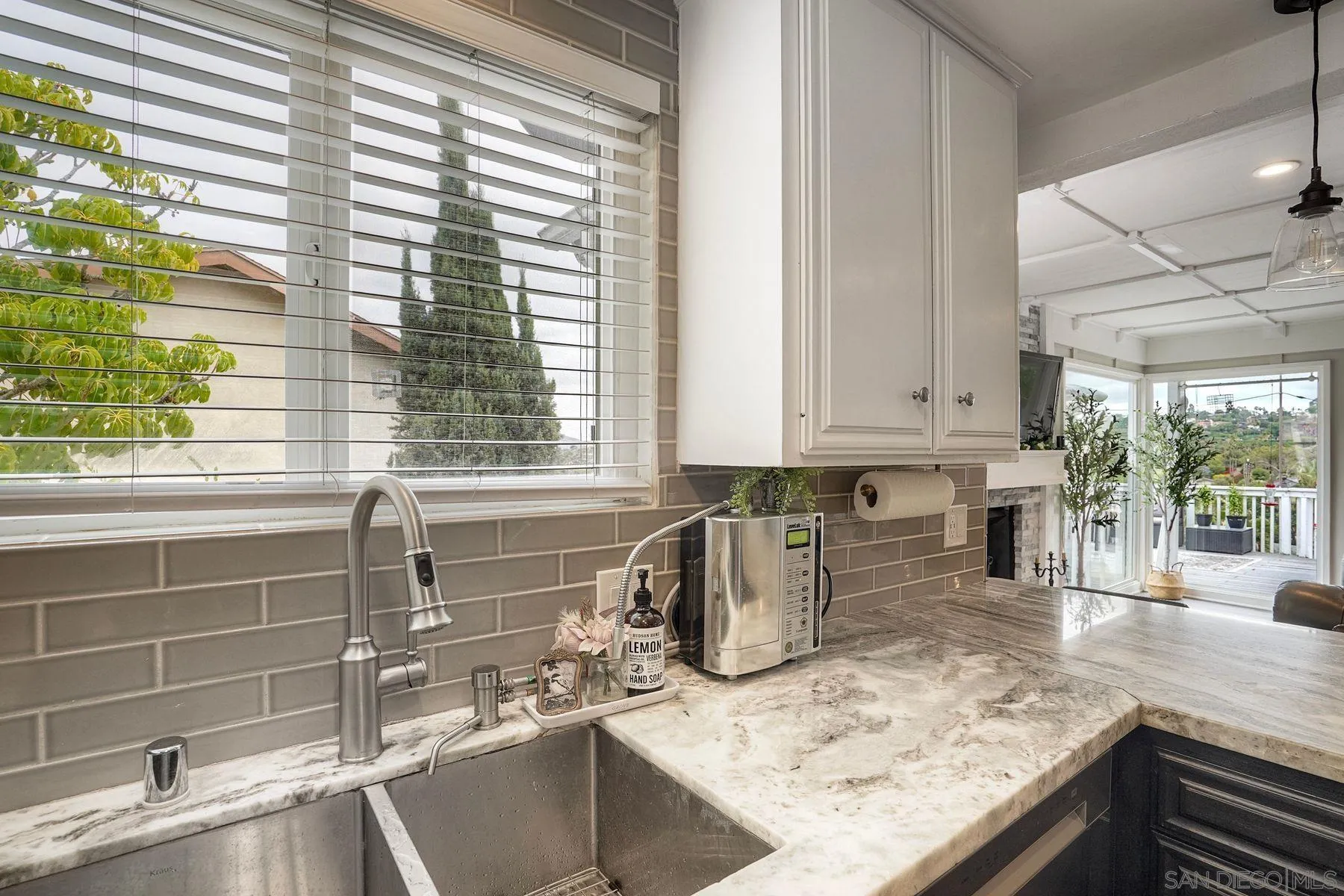 https://cdn.realtyfeed.com/cdn/127/260016532/c72dbaabe00569d7a9d922b037e9dec8.webp