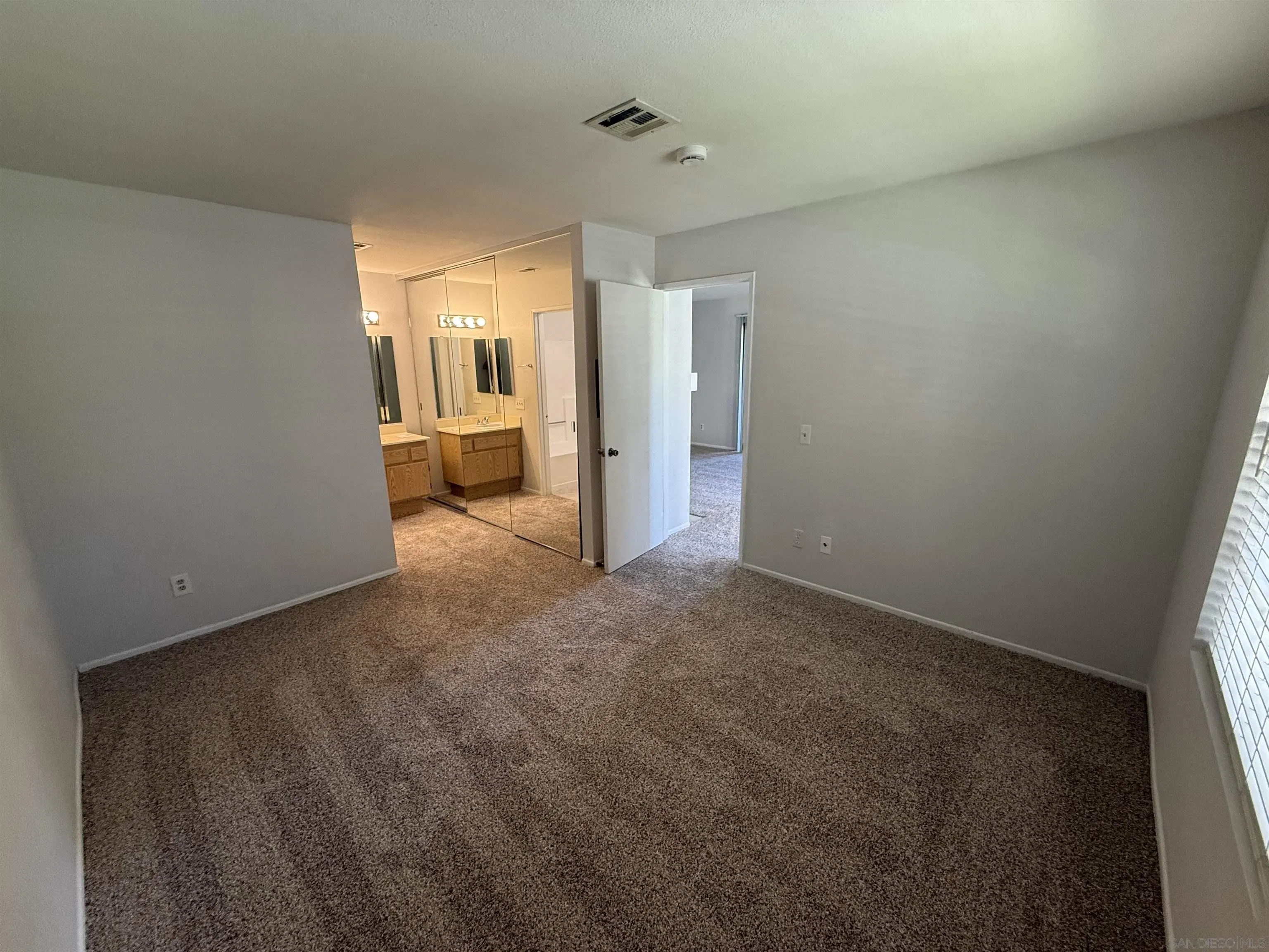 Photo #10: 260016533 Listing: Photo #10