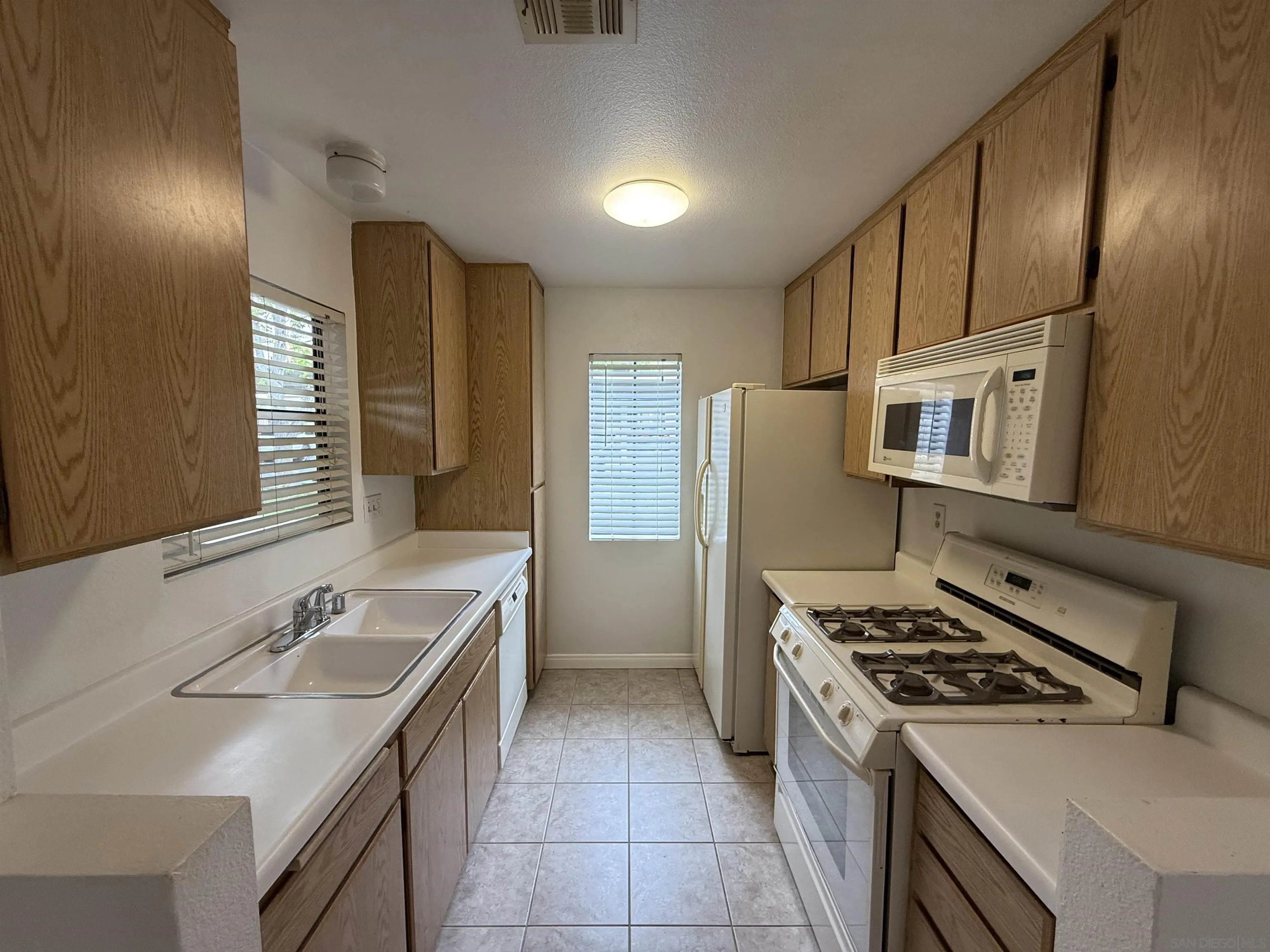 Photo #8: 260016533 Listing: Photo #8