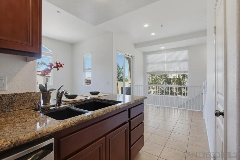 Photo #8: 260016537 Listing: Photo #8