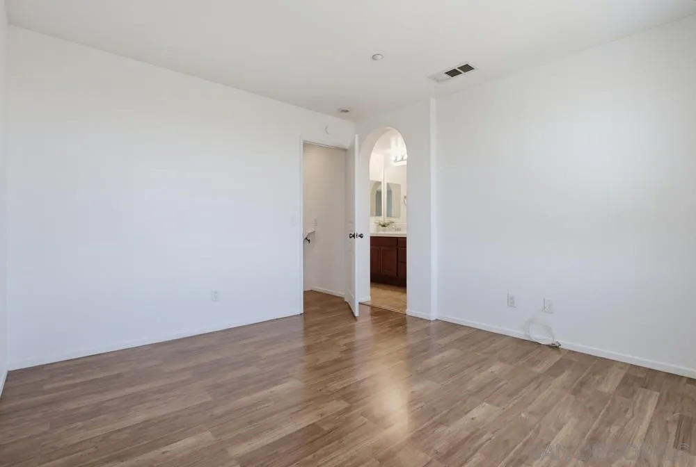 Photo #23: 260016537 Listing: Photo #23