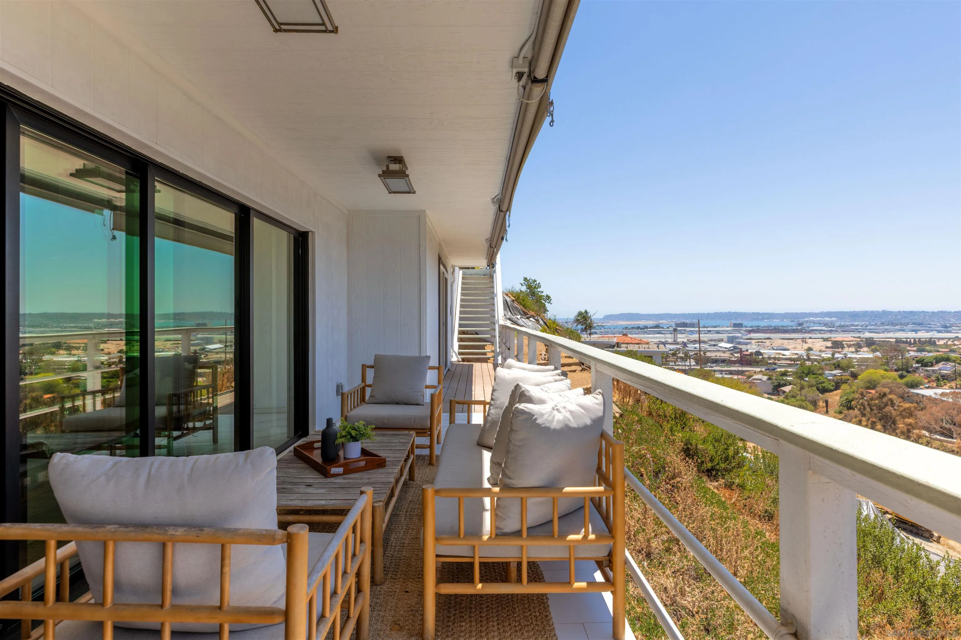 https://cdn.realtyfeed.com/cdn/127/260016539/4bf78d752653ce7df1cd6c96fc072e66.webp