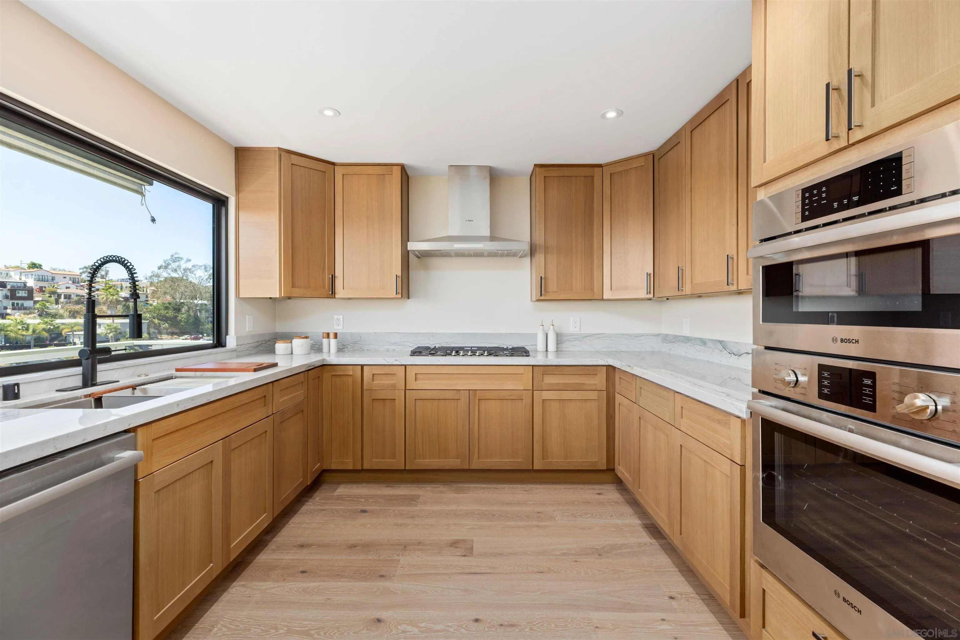 https://cdn.realtyfeed.com/cdn/127/260016539/6c710ad943f03affacf095f832eb0f70.webp