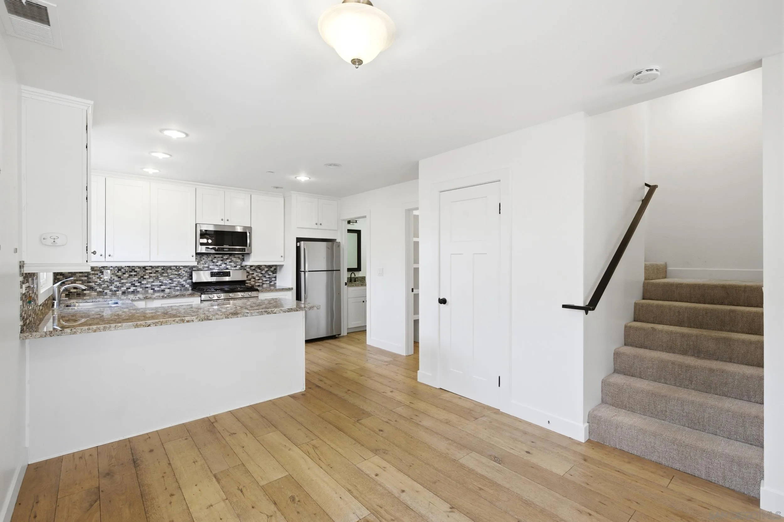 Photo #9: 260016541 Listing: Photo #9