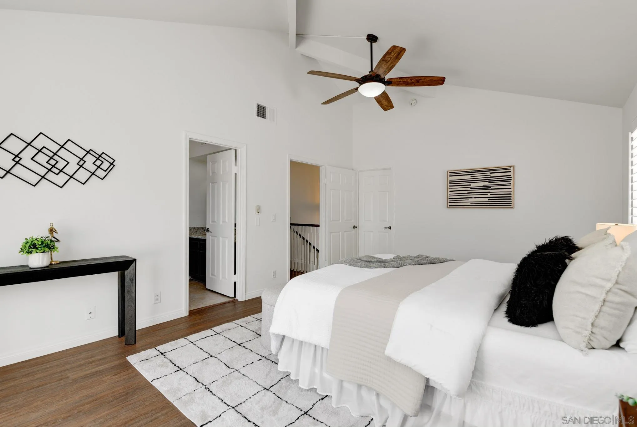 https://cdn.realtyfeed.com/cdn/127/260016551/121e61ac4192219ba6338cdae310e0d0.webp