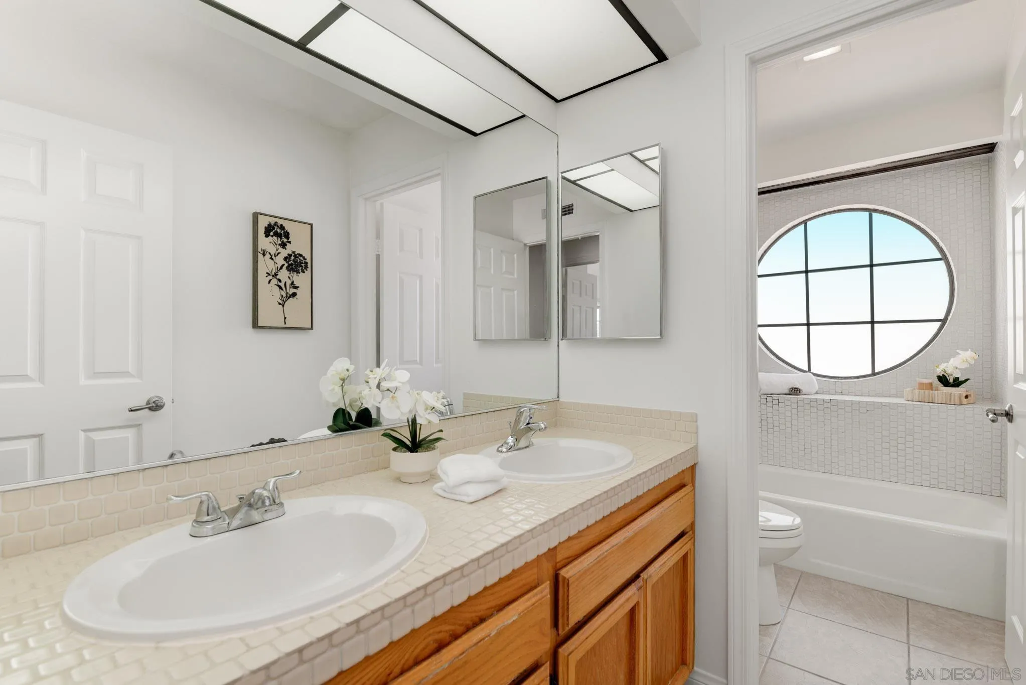 https://cdn.realtyfeed.com/cdn/127/260016551/6981da4c5188fcb4d624ad7d2f8d098e.webp