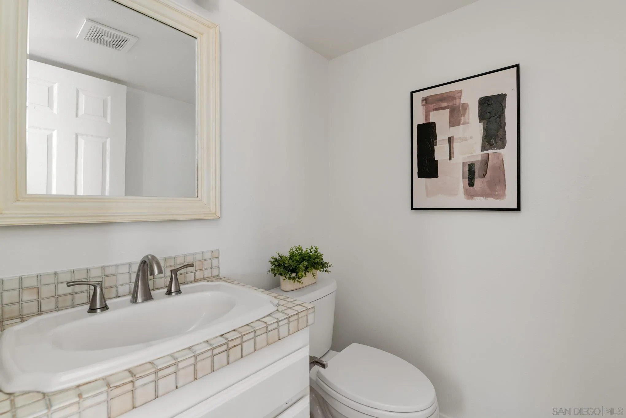 https://cdn.realtyfeed.com/cdn/127/260016551/a193fc5cbaaa9a8d8aaa4da567ef3ce1.webp